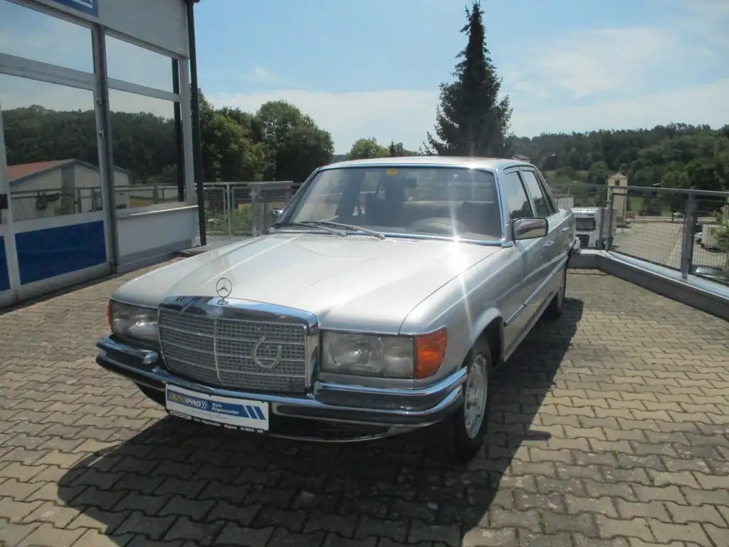 Mercedes-Benz 280 1977 из Европы — купить под ключ