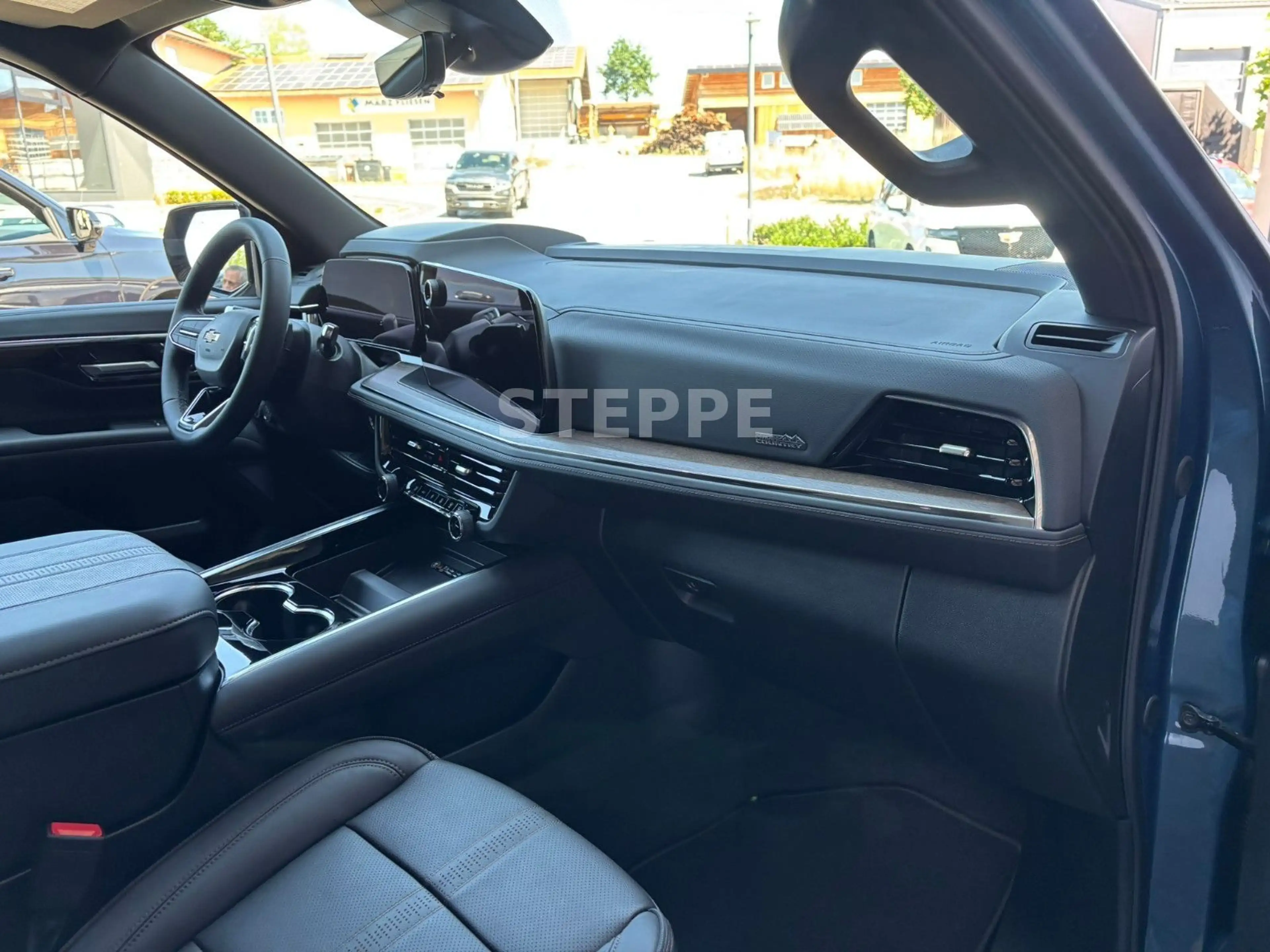 Chevrolet Suburban MY26 Suburban 6,2 High Country AHK 24" Luftfed. — photo 10