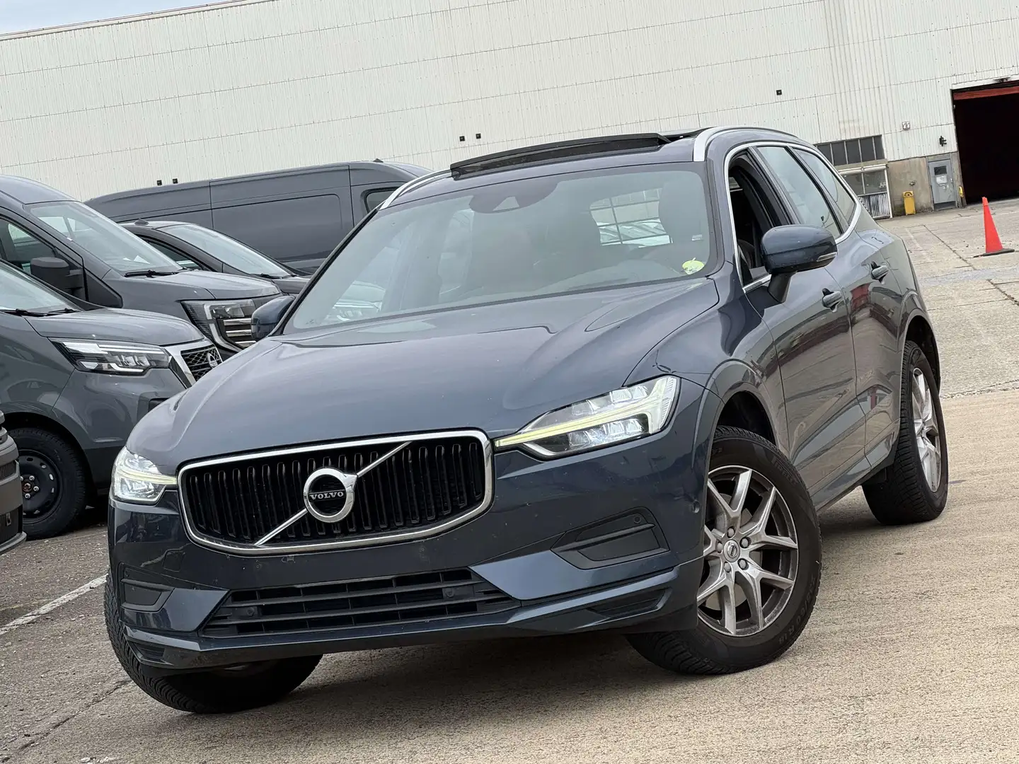 Volvo XC60 2.0 D4 AWD/BOITE AUTO/FULLOPTIONS/1PROP CARNET Bleu - 1