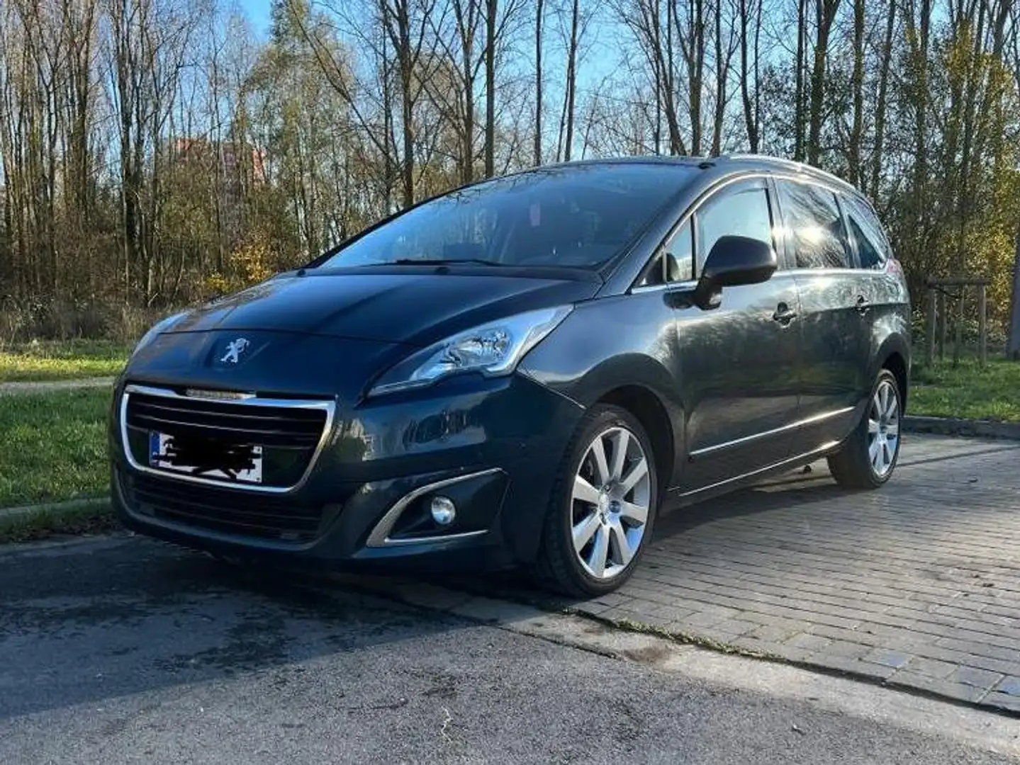 Peugeot 5008 1.6 HDi 115ch FAP BVM6 Allure 5pl Mavi - 1