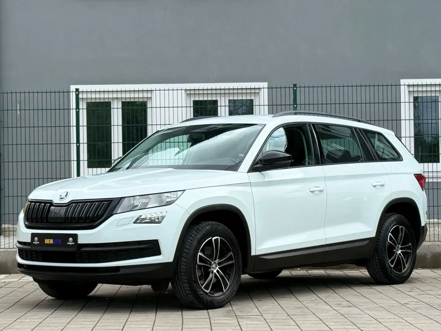 Skoda Kodiaq Active 4x4 /7-SITZER/PDC Weiß - 1