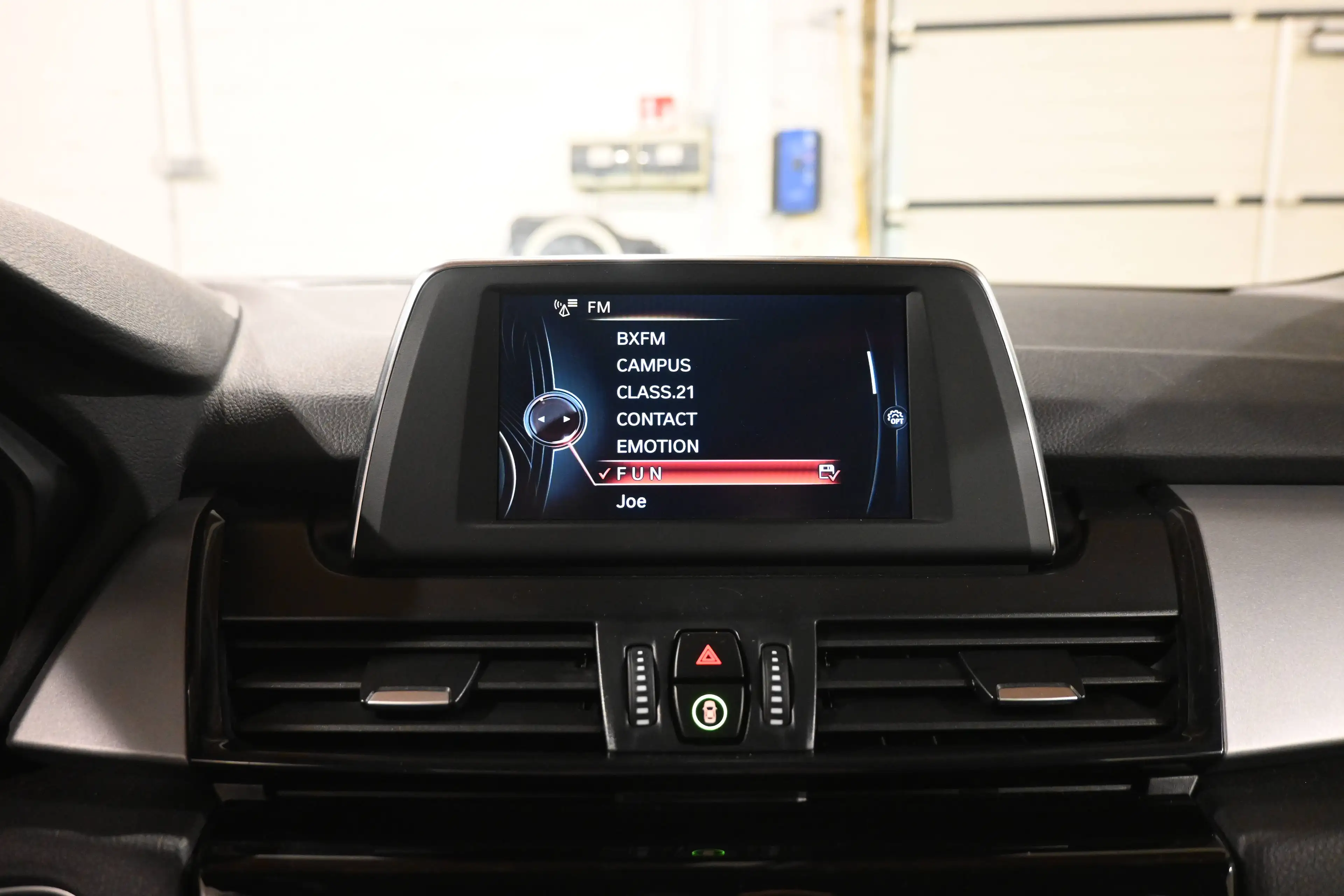 BMW 216 d  Active Tourer / LEDS / GPS NAVIGATION / BLUETOOTH / PDC !! — photo 14