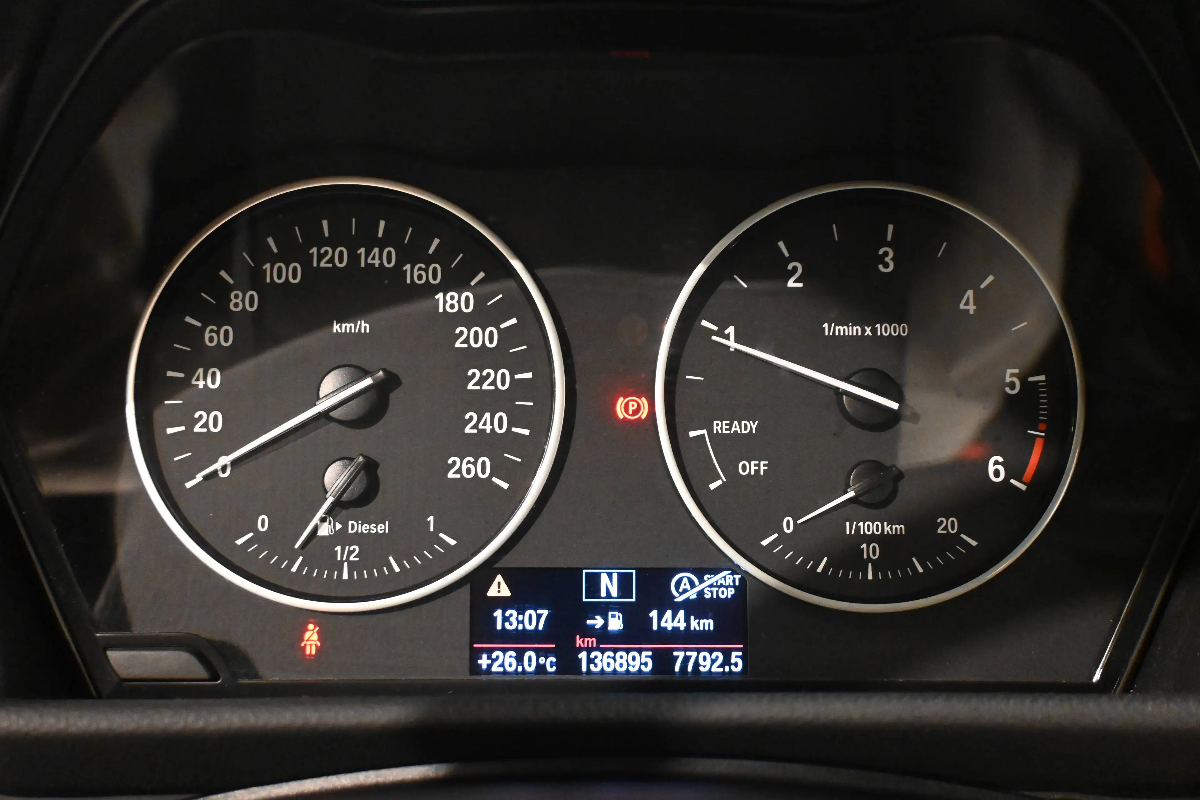BMW 216 d  Active Tourer / LEDS / GPS NAVIGATION / BLUETOOTH / PDC !! — photo 6