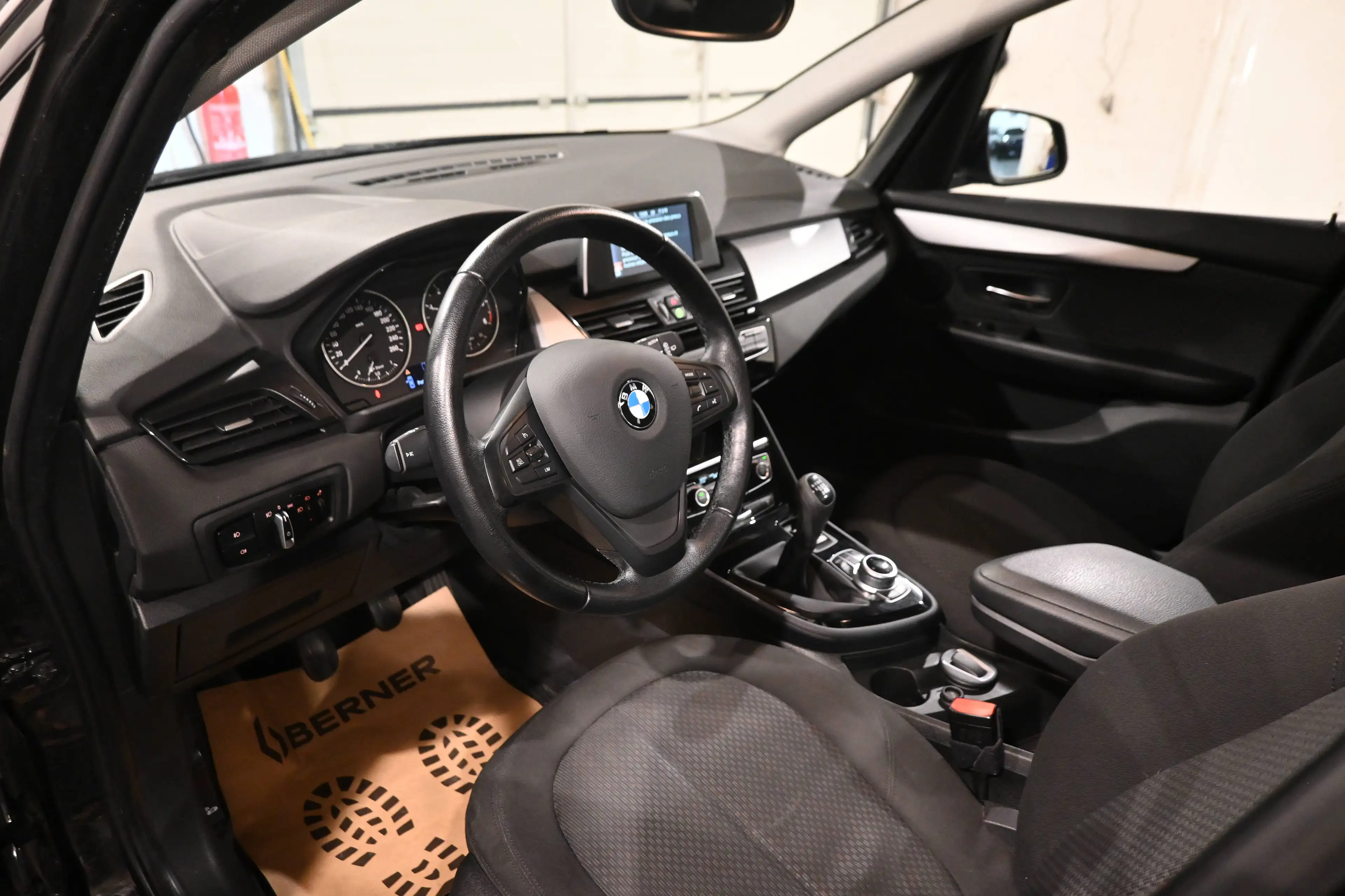 BMW 216 d  Active Tourer / LEDS / GPS NAVIGATION / BLUETOOTH / PDC !! — photo 9