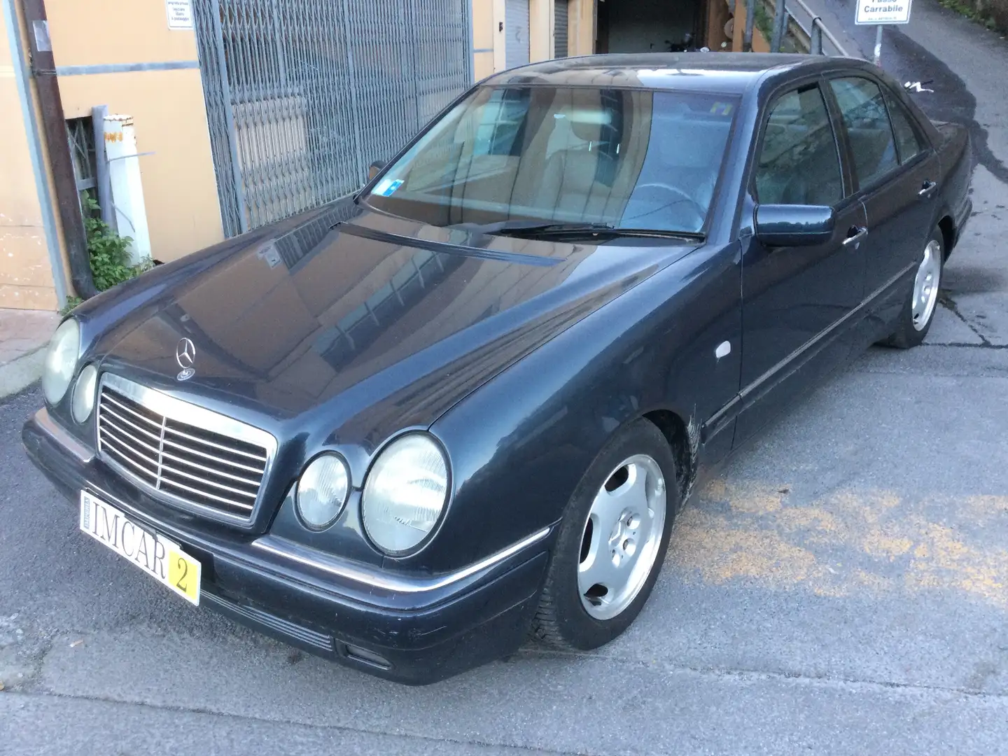 Mercedes-Benz E 250 Turbodiesel Bleu - 1