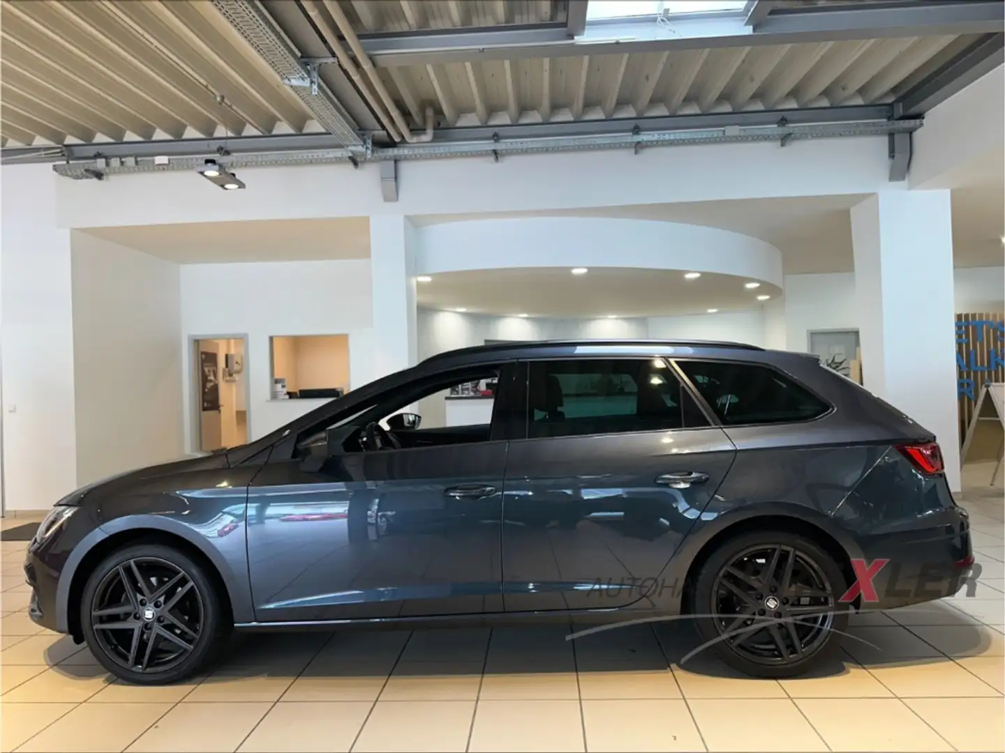 SEAT Leon FR Black (Kamera, Navi, Apple Carplay) Grau - 2