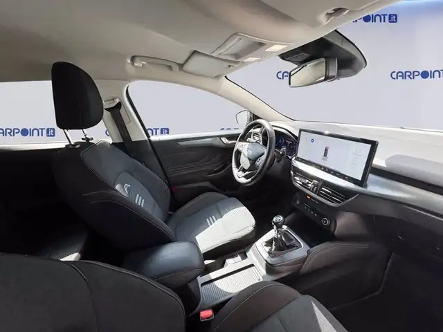 Ford Focus view 7