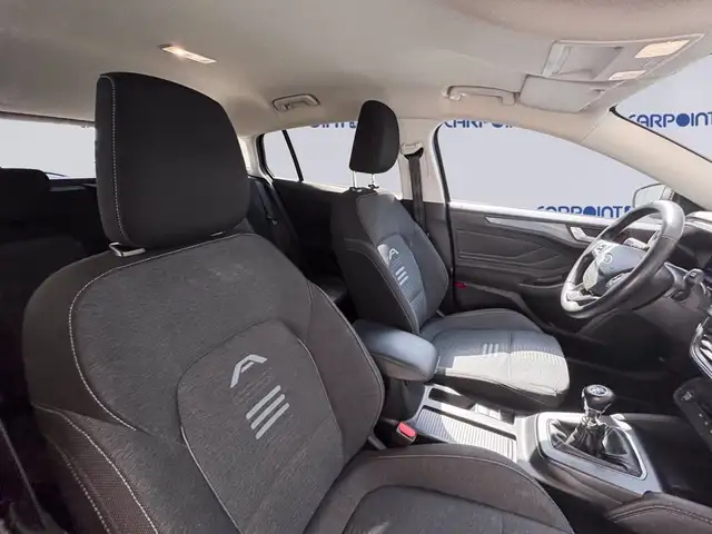 Ford Focus view 8