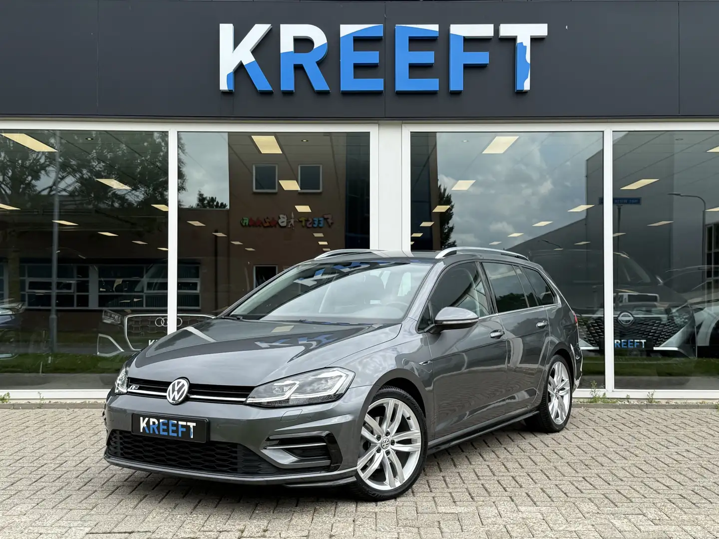 Volkswagen Golf Variant 1.5 TSI Highline Business R Apple Carplay | Navi | Grijs - 1