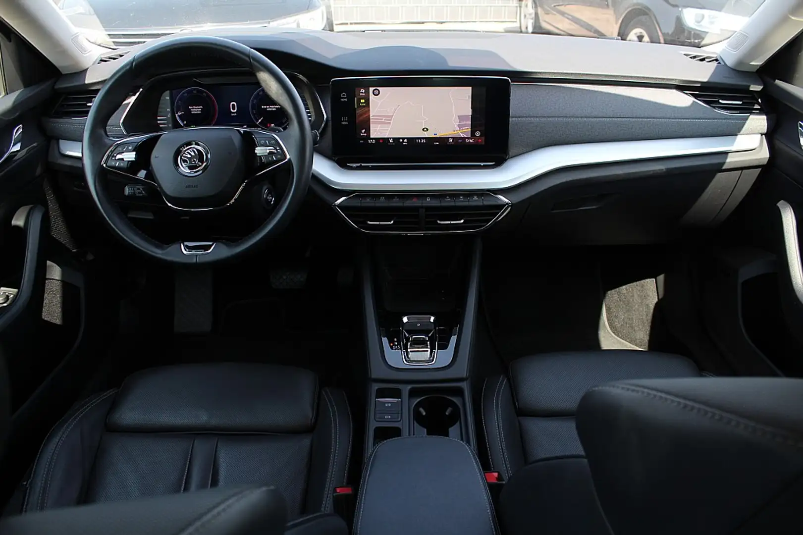 Skoda Octavia Combi 2,0 TDI Business DSG |LED |Navi |ACC |Hea... Grau - 2