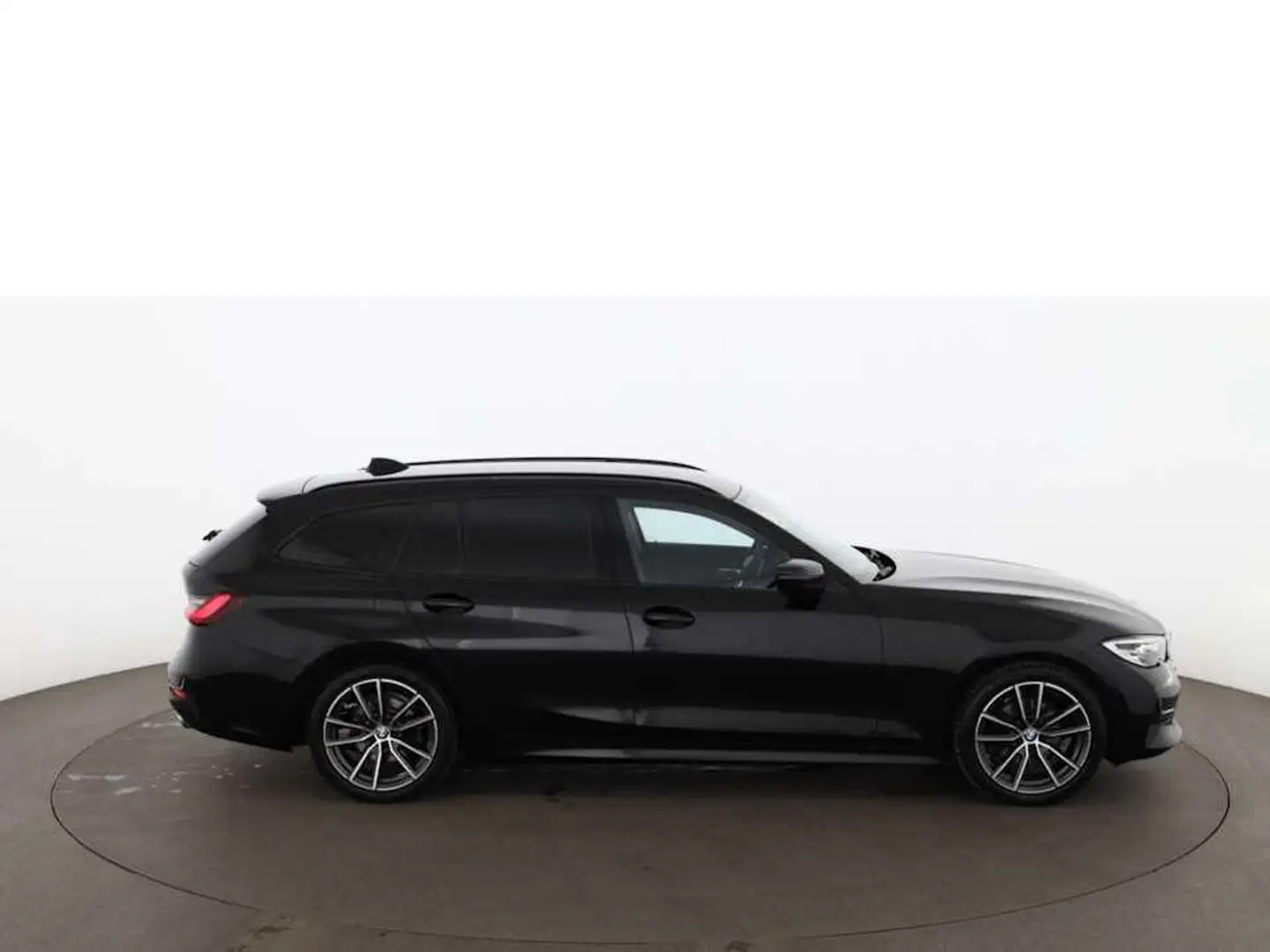 BMW 320 d Touring xDrive Sport Line Aut LED NAV ASISST Schwarz - 2