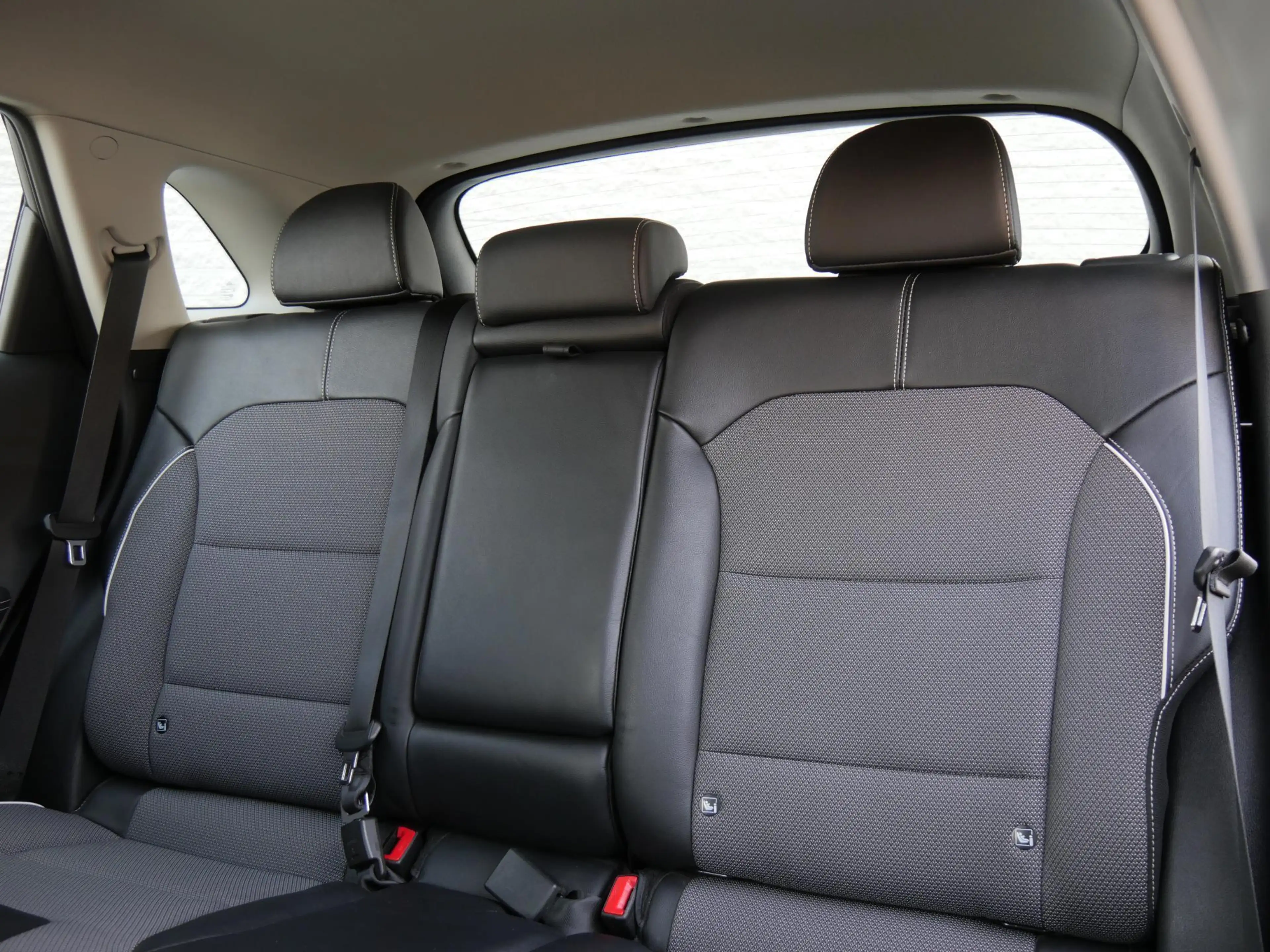 Kia e-Niro 64kWh DYNAMICPLUSLINE/ SCHUIFDAK/ SOH 100% — photo 7