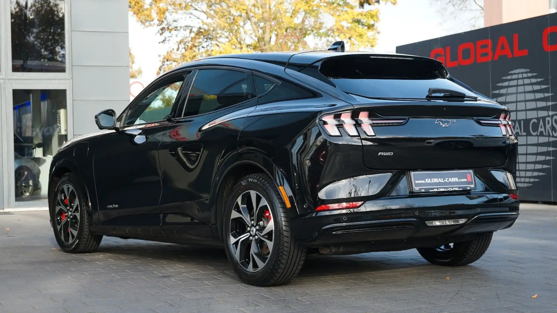 Ford Mustang Mach-E MUSTANG MACH-E 4x AWD*PANO*TECHNOLOGIE PAKET Schwarz - 2