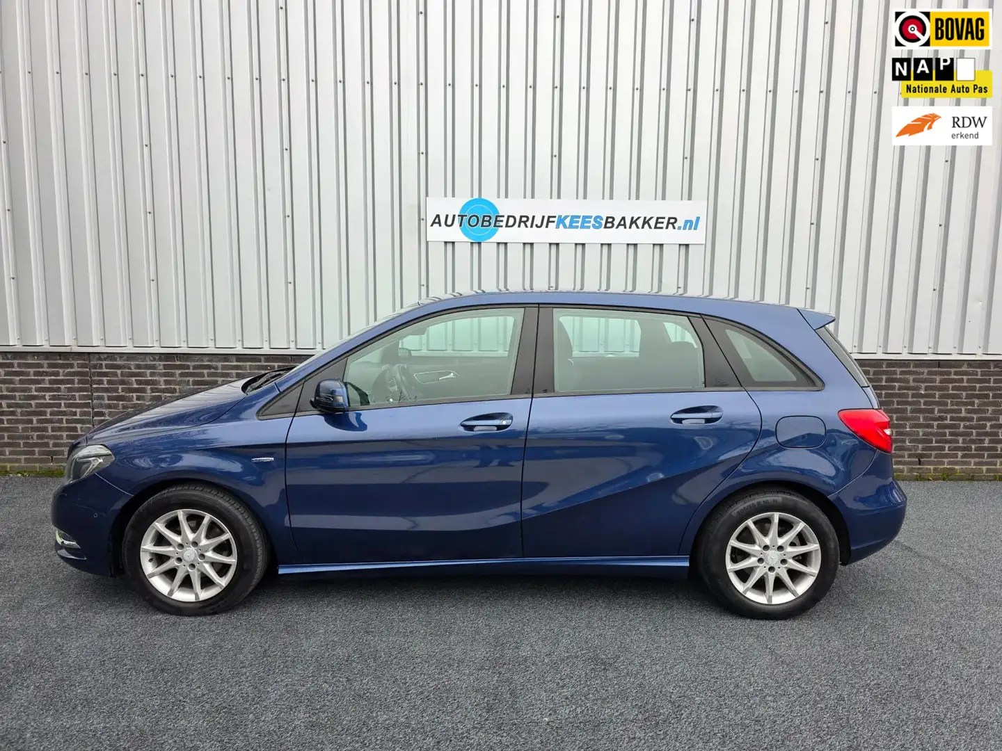 Mercedes-Benz B 180 Ambition automaat / Trekhaak / Cruisecontrole / Na Blauw - 1