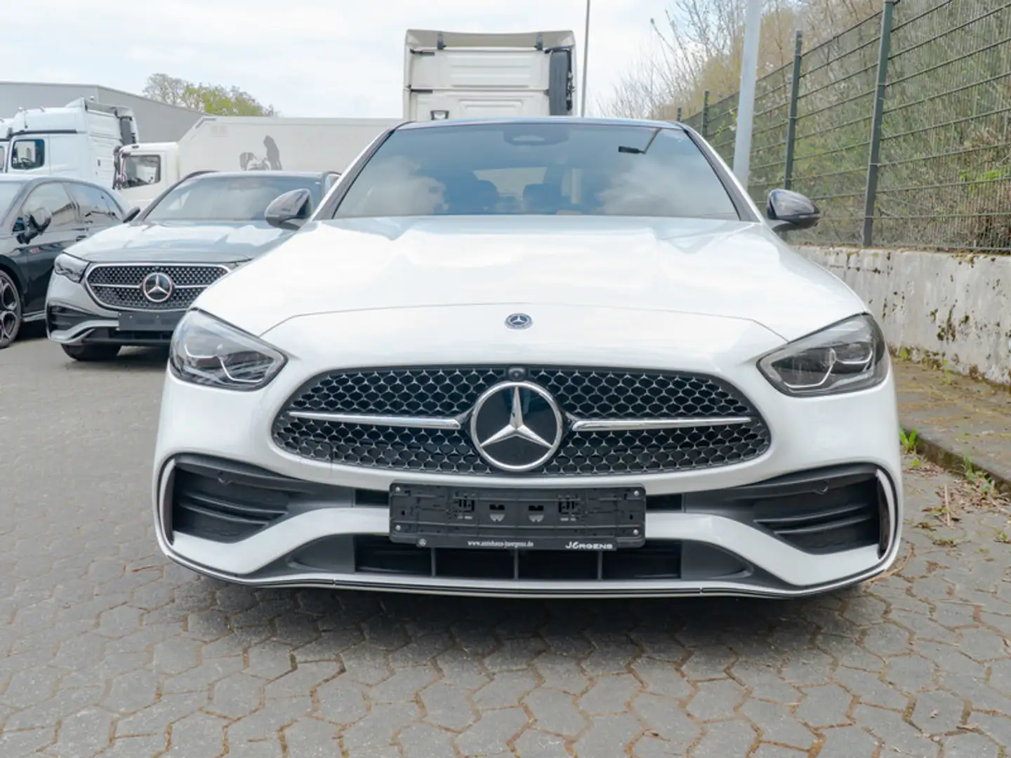 Mercedes-Benz C 180 AMG-Sport/360/Pano/Burm/Night/Distr/Memo Weiß - 2