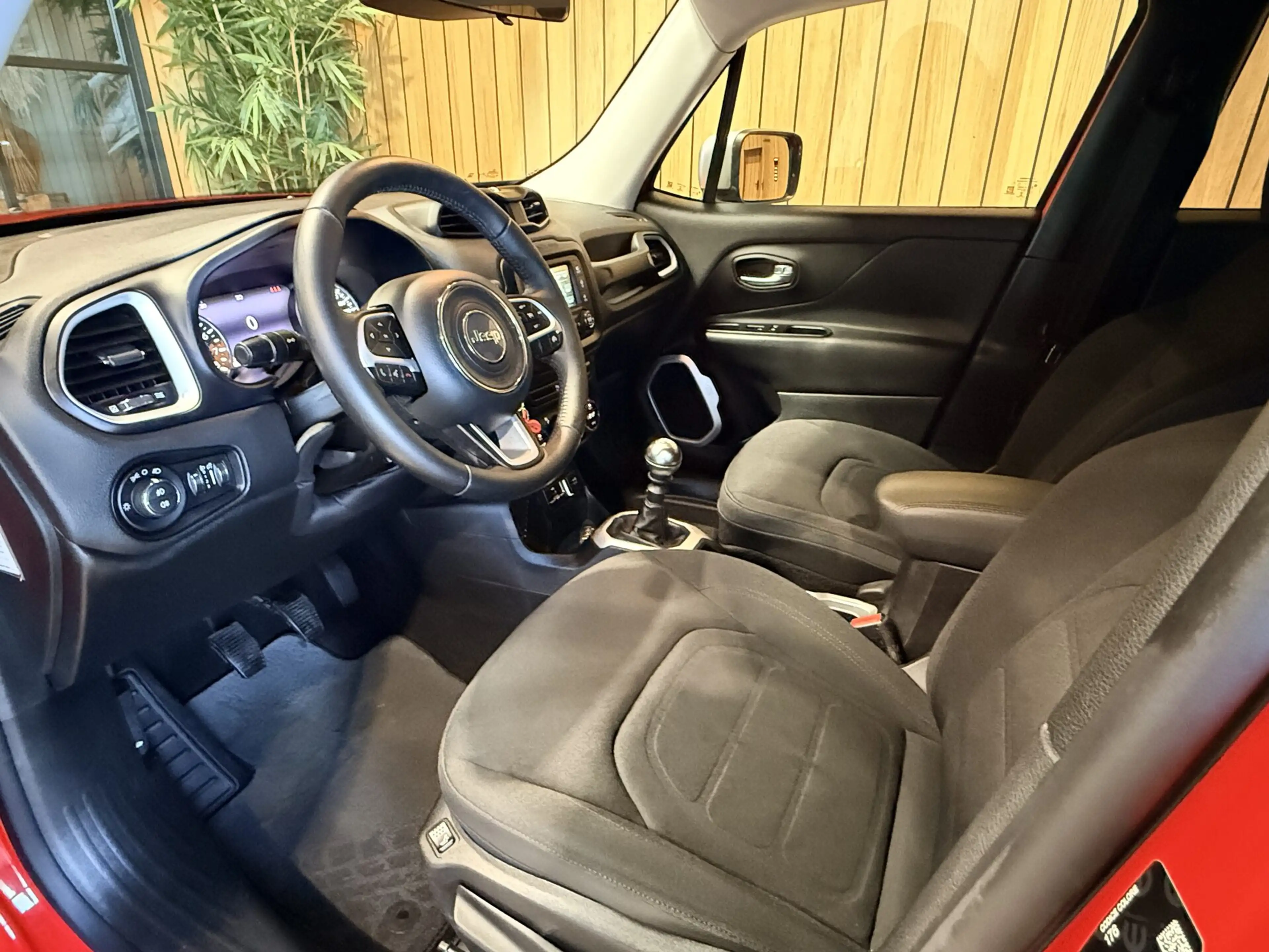 Jeep Renegade 1.4 MultiAir Limited — photo 15
