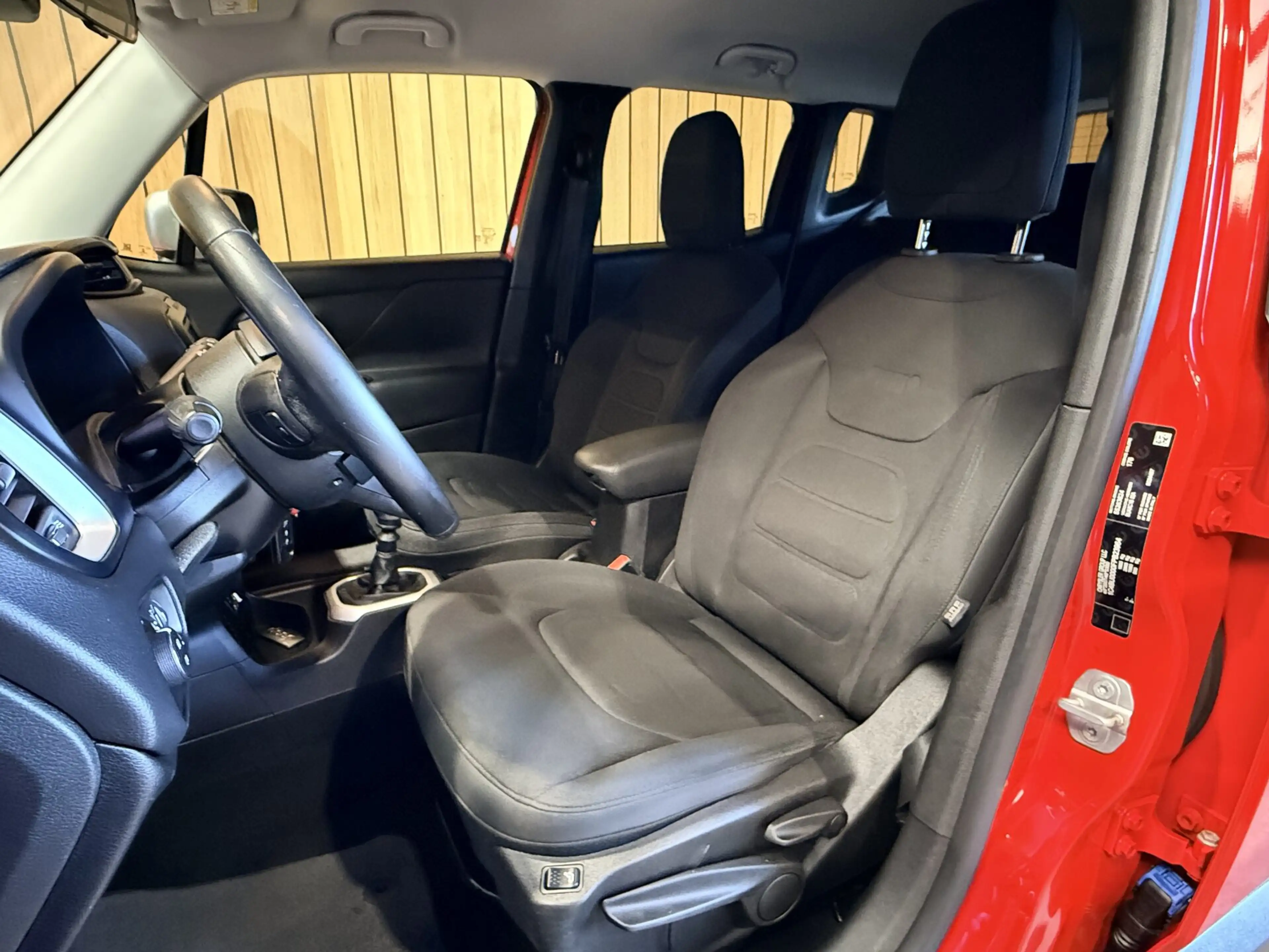Jeep Renegade 1.4 MultiAir Limited — photo 16