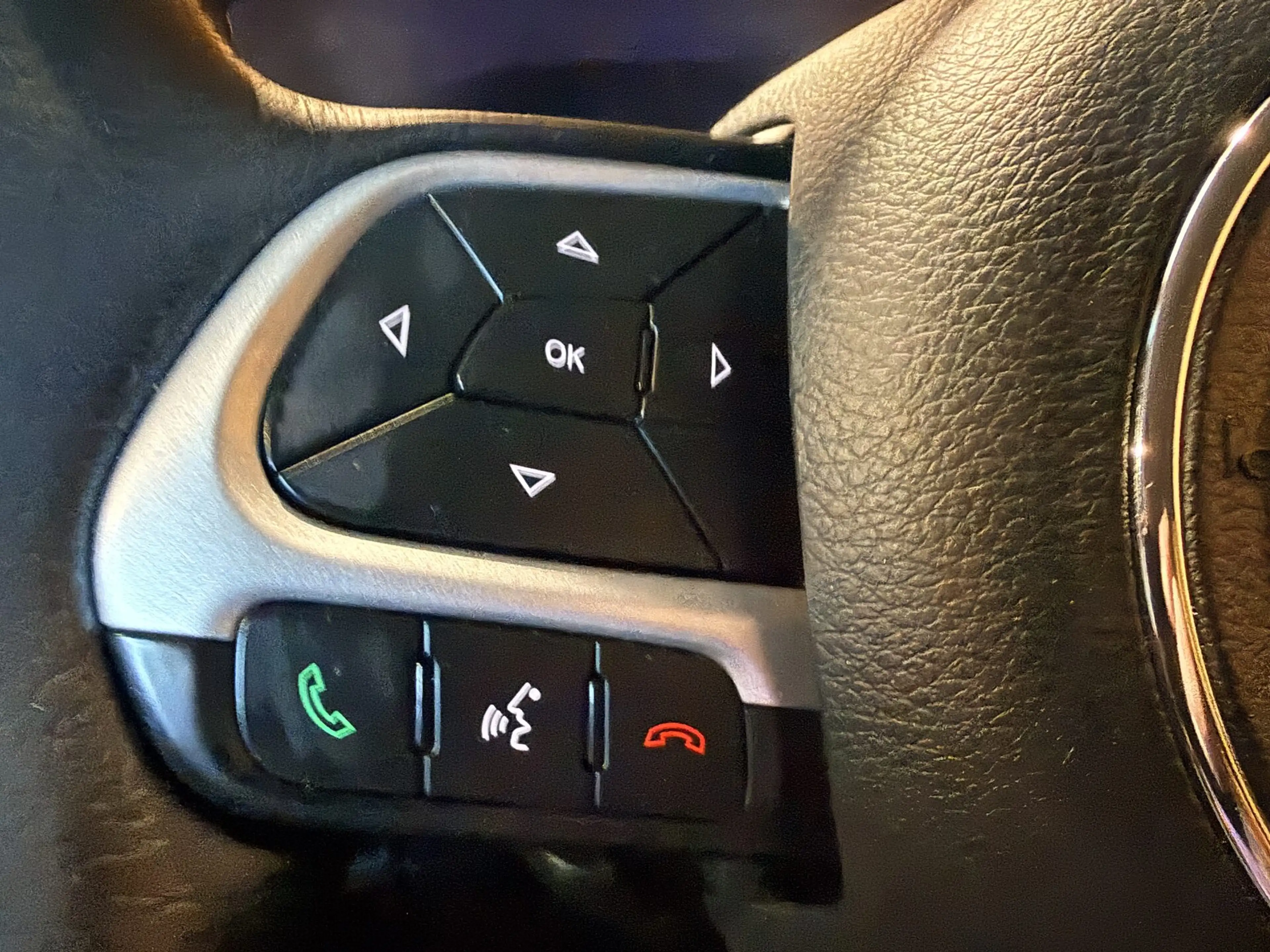 Jeep Renegade 1.4 MultiAir Limited — photo 27