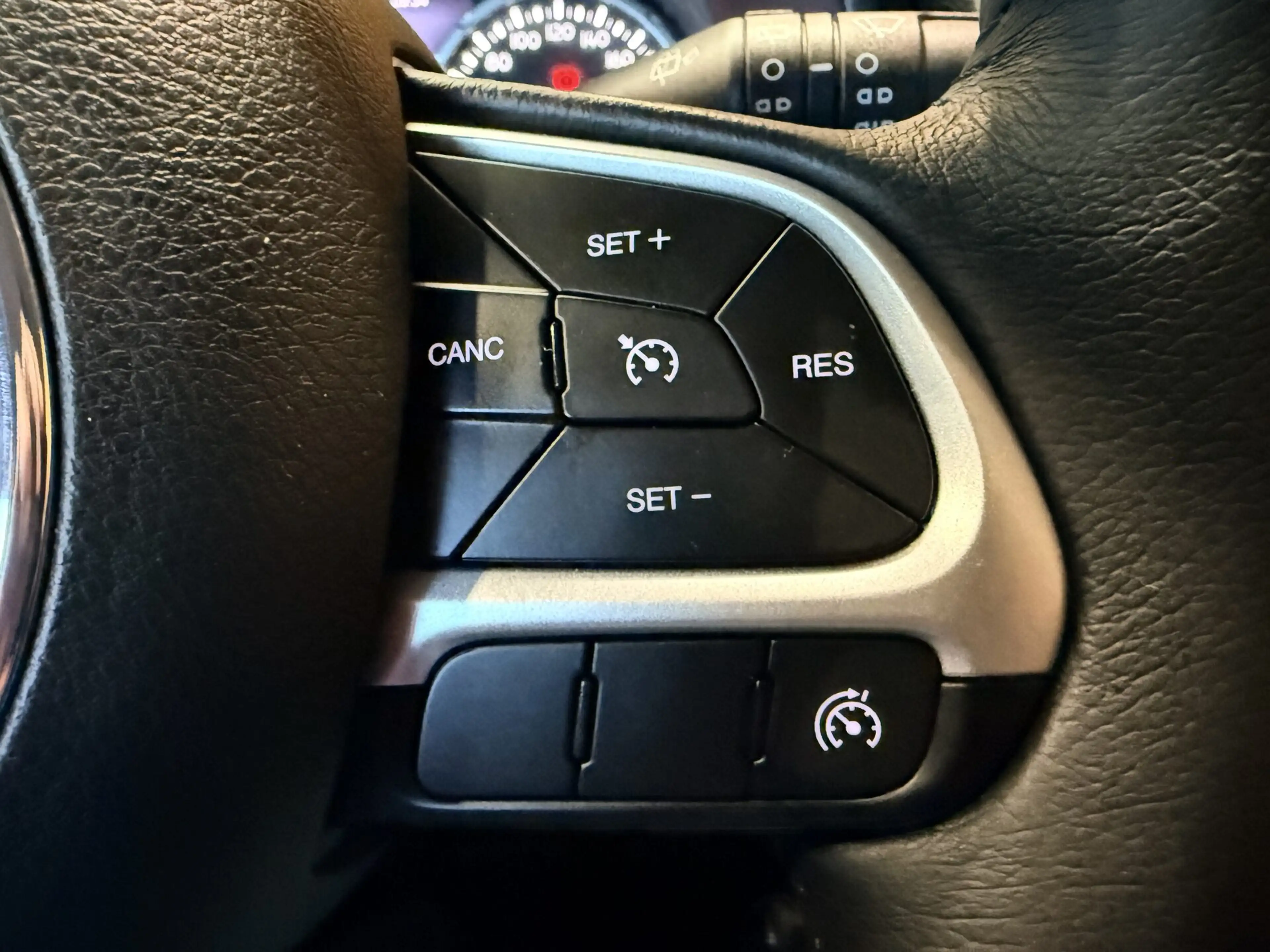 Jeep Renegade 1.4 MultiAir Limited — photo 26