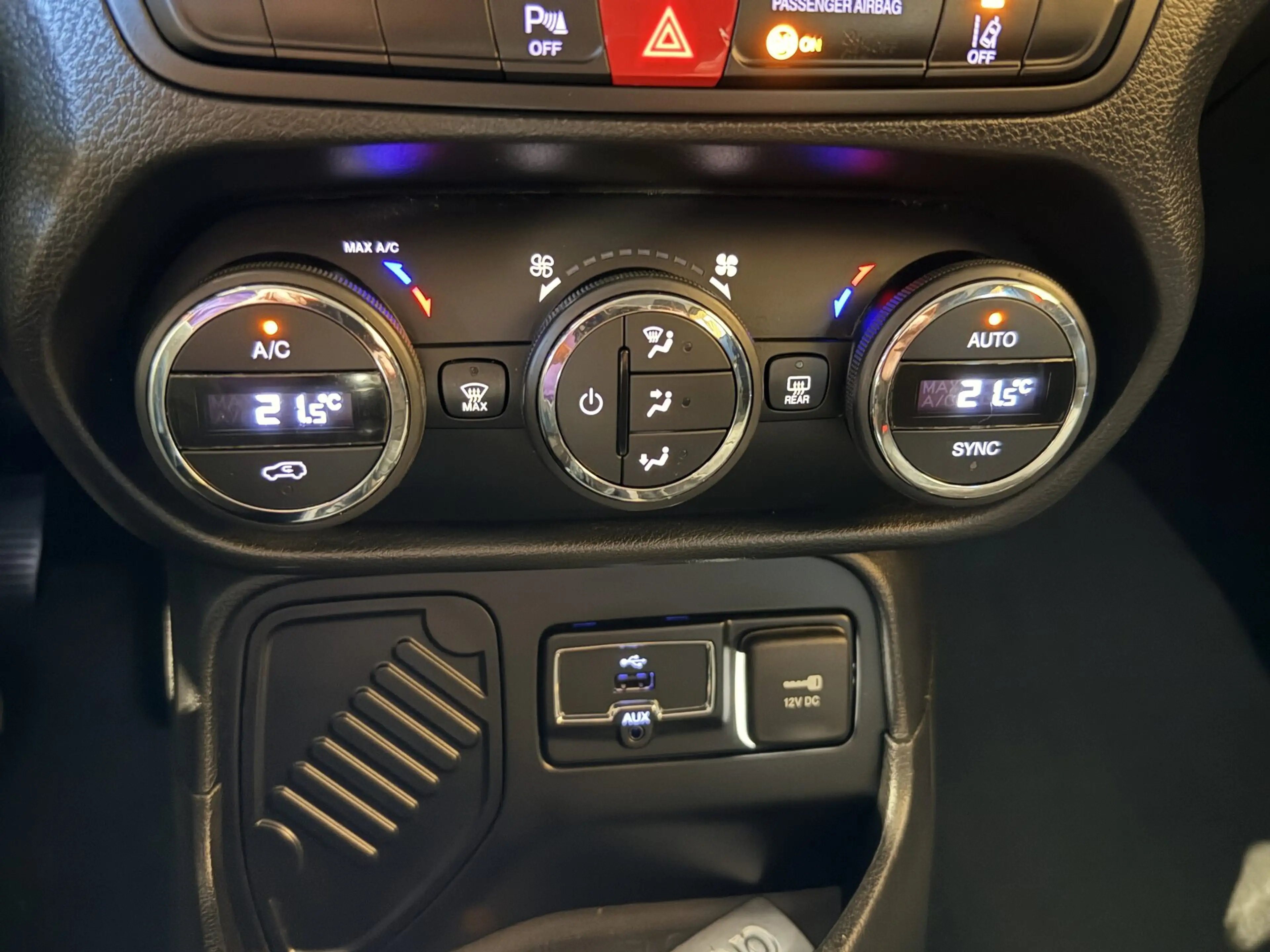 Jeep Renegade 1.4 MultiAir Limited — photo 18