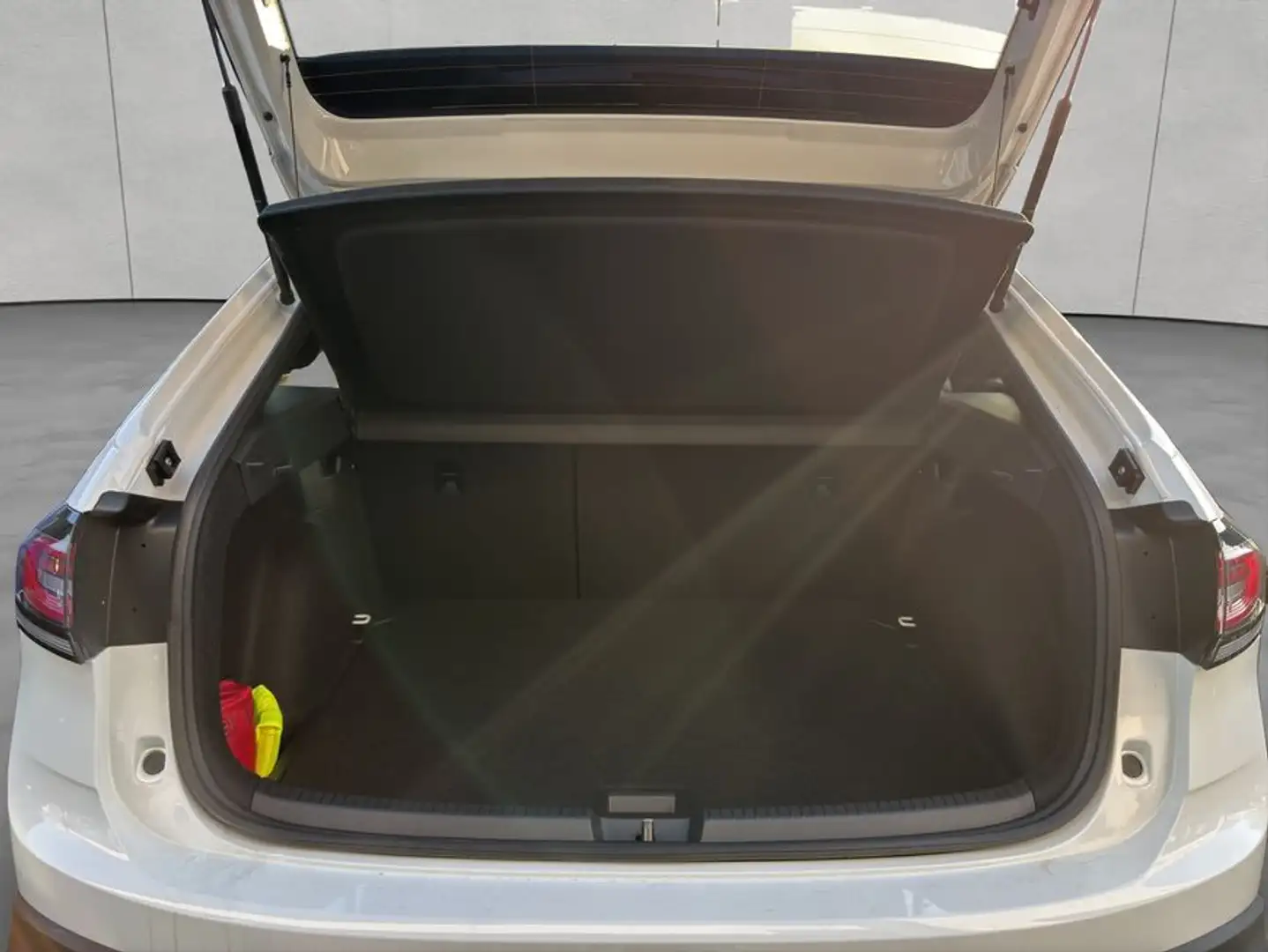 Volkswagen Taigo Goal 1,0TSI 116PS DSG, NAVI, IQ-Light Blanco - 2
