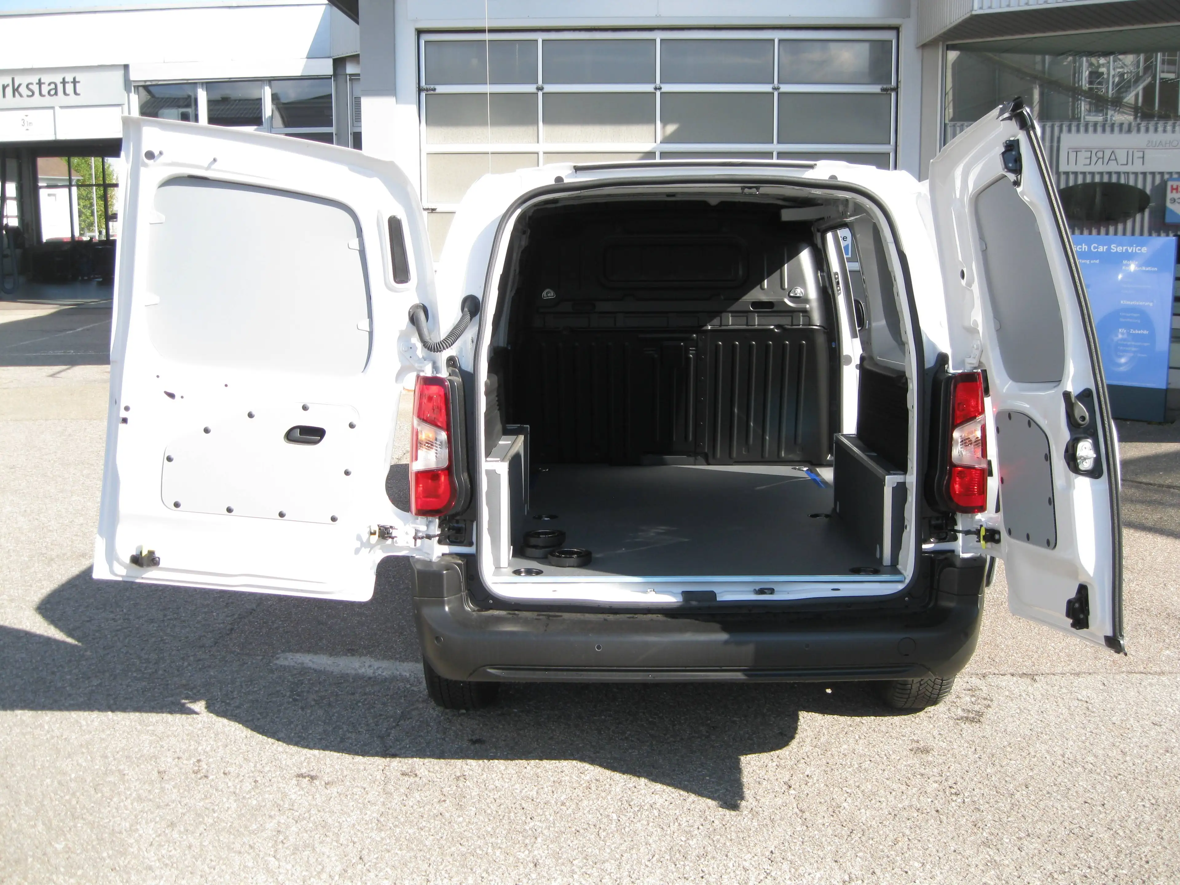 Fiat Doblo Series 4 Kastenwagen XL Diesel 130PS Automatik-ZV-PDC-KLIMA-ZV — photo 7