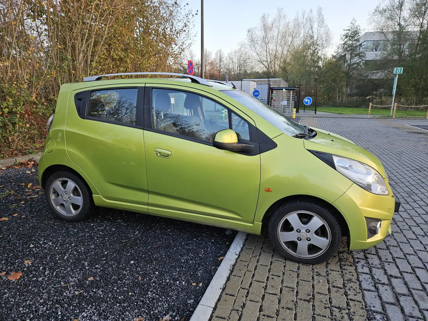 Chevrolet Spark 1.2i LT - 1