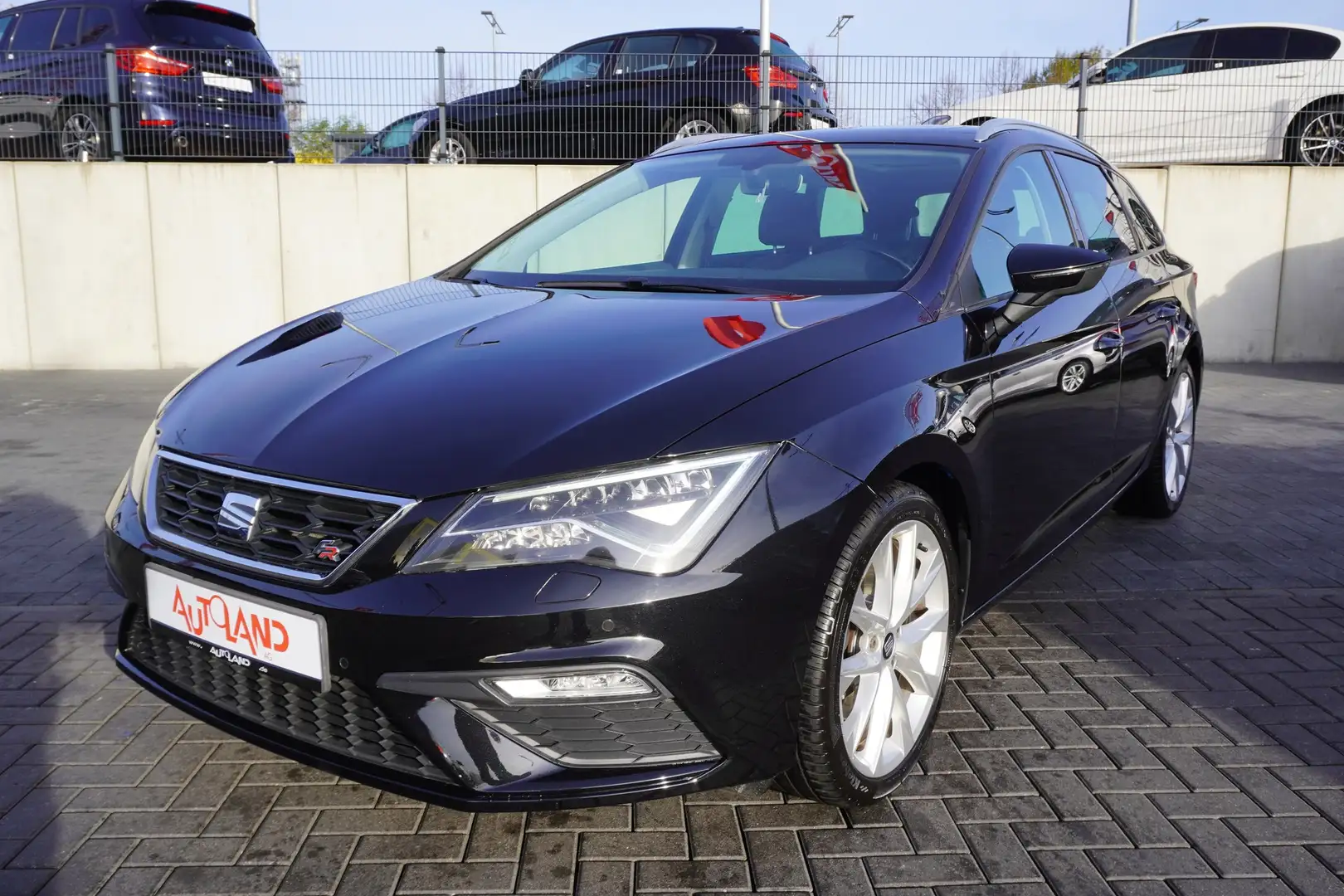 SEAT Leon ST 1.8 TSI FR DSG Facelift Pano Navi LED SHZ Noir - 2