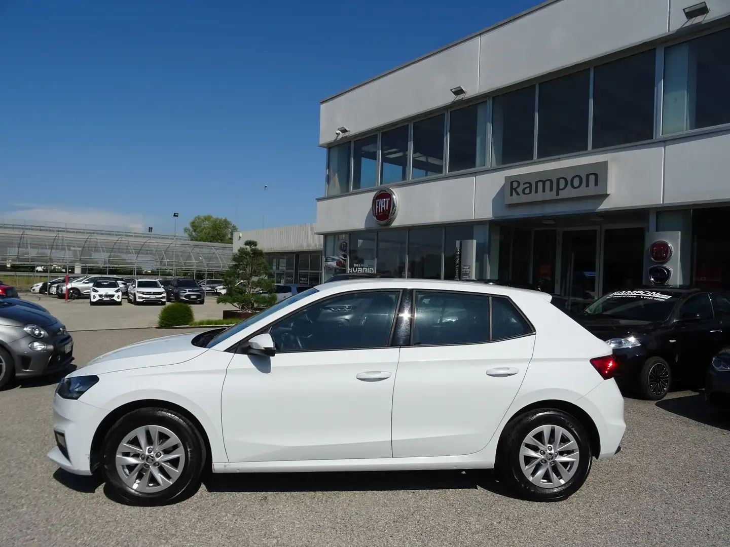 Skoda Fabia 1.0 MPI EVO 80 CV Ambition Blanc - 2
