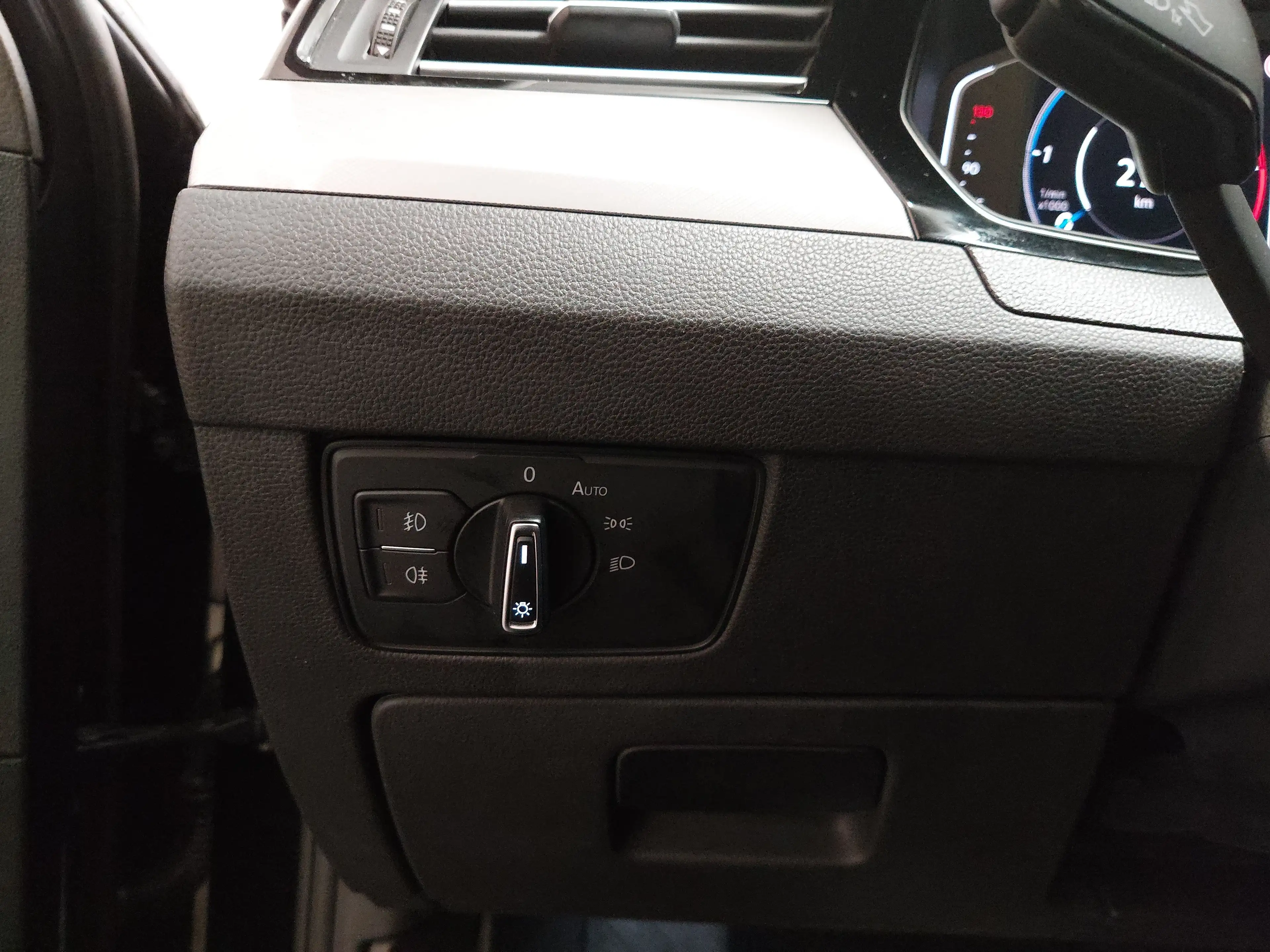 Volkswagen Passat Variant Variant 2.0 TDI Business Navi DC LED RFK — photo 7