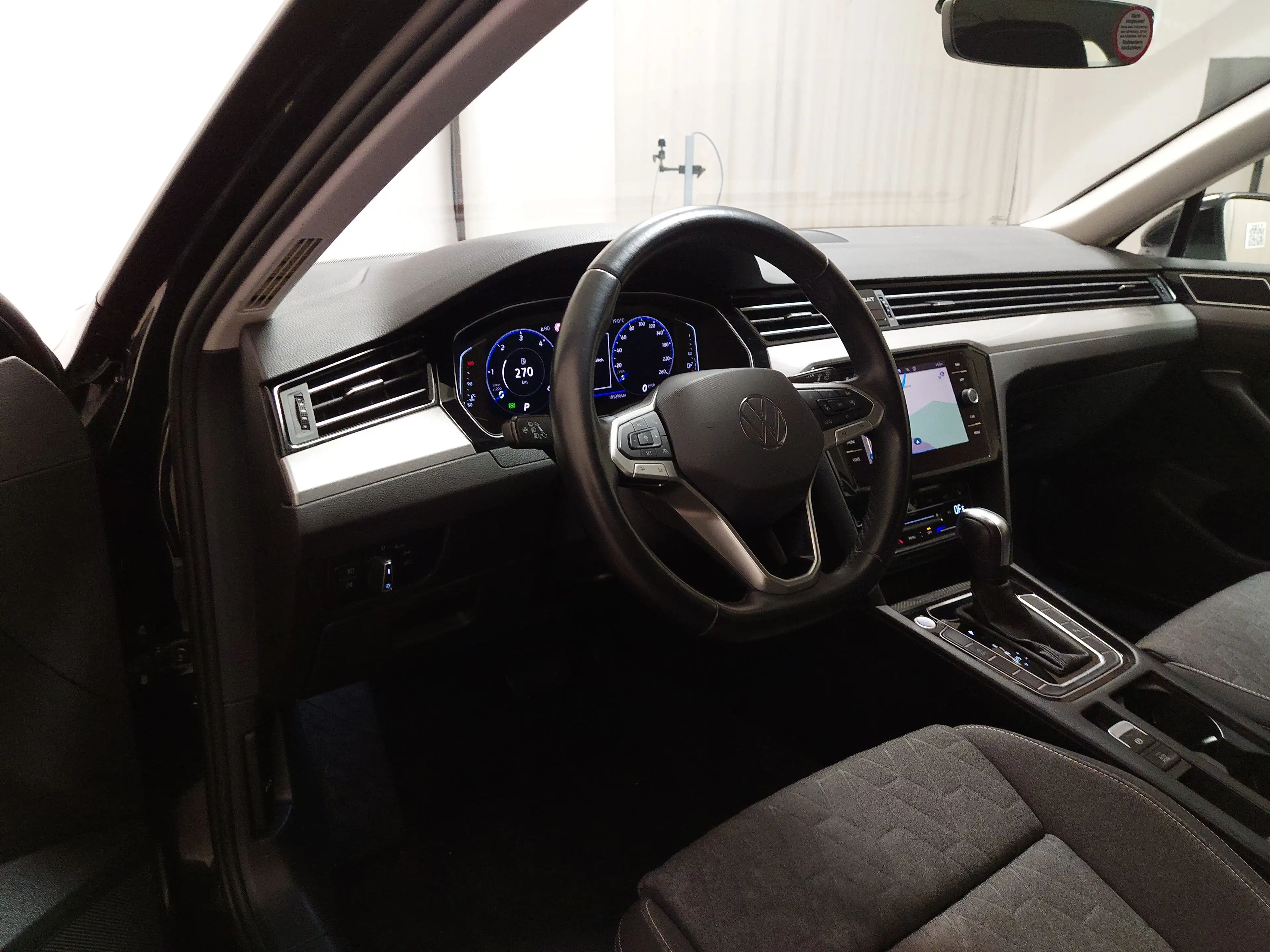 Volkswagen Passat Variant Variant 2.0 TDI Business Navi DC LED RFK — photo 6