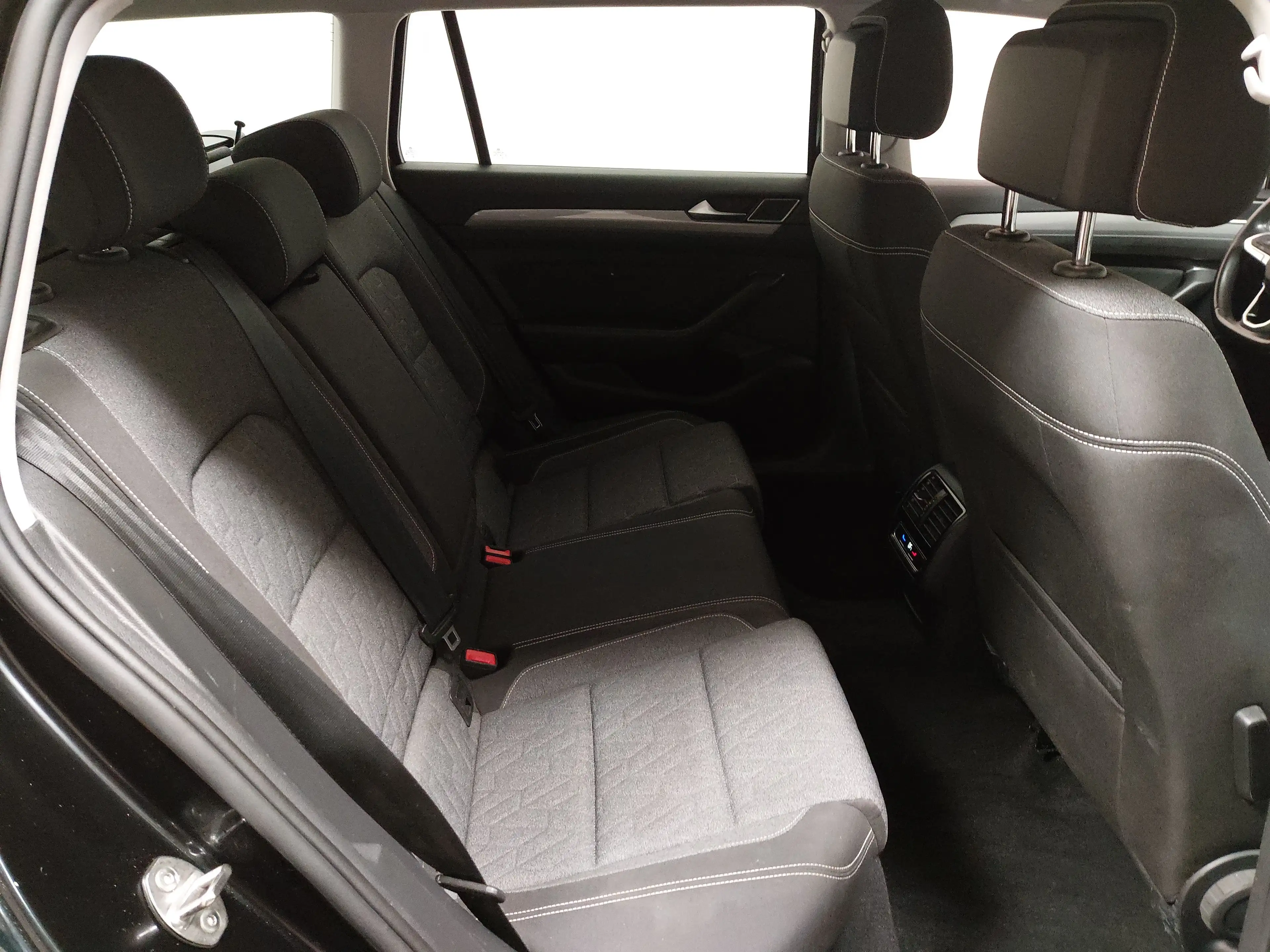 Volkswagen Passat Variant Variant 2.0 TDI Business Navi DC LED RFK — photo 12