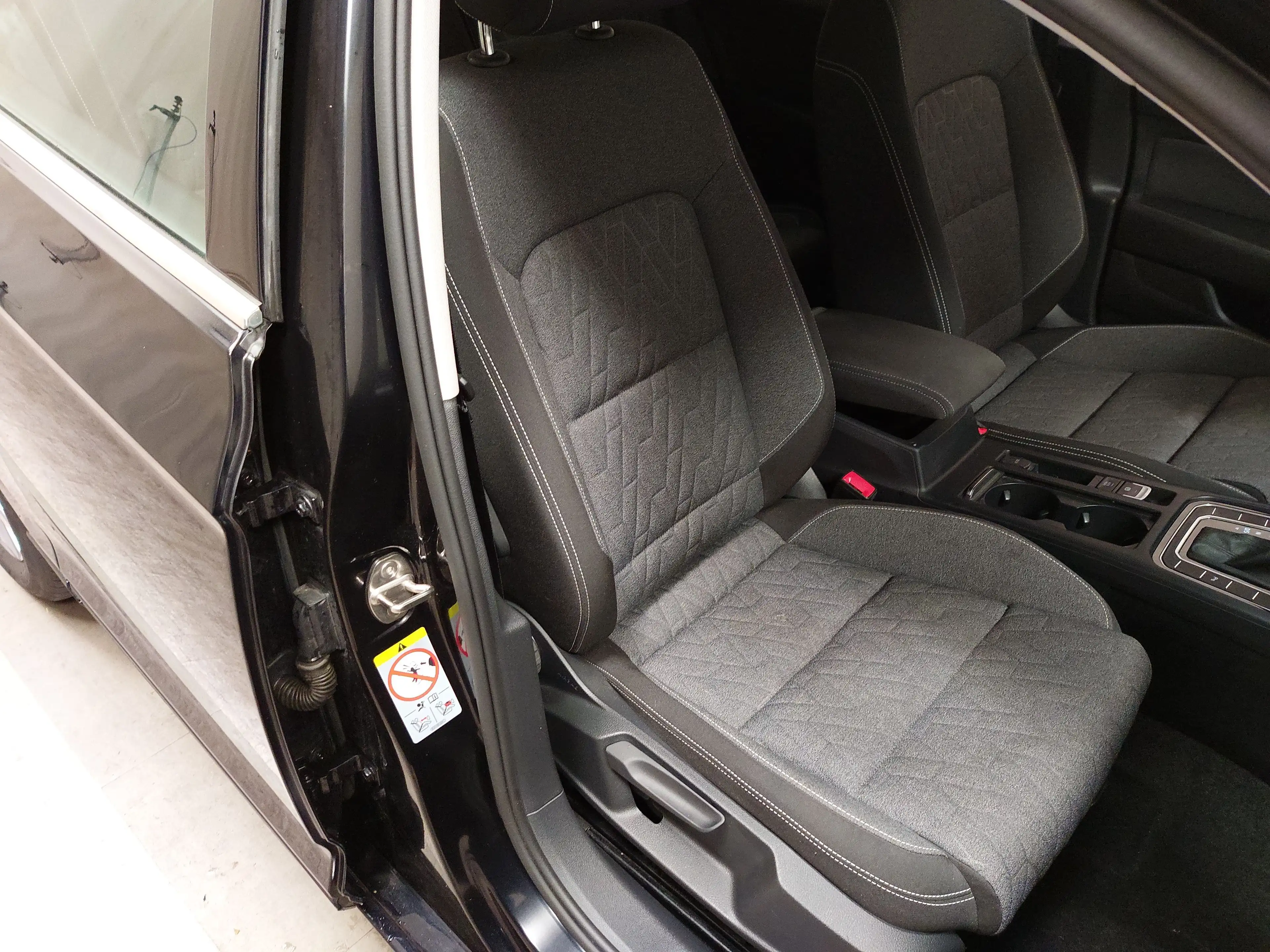Volkswagen Passat Variant Variant 2.0 TDI Business Navi DC LED RFK — photo 10