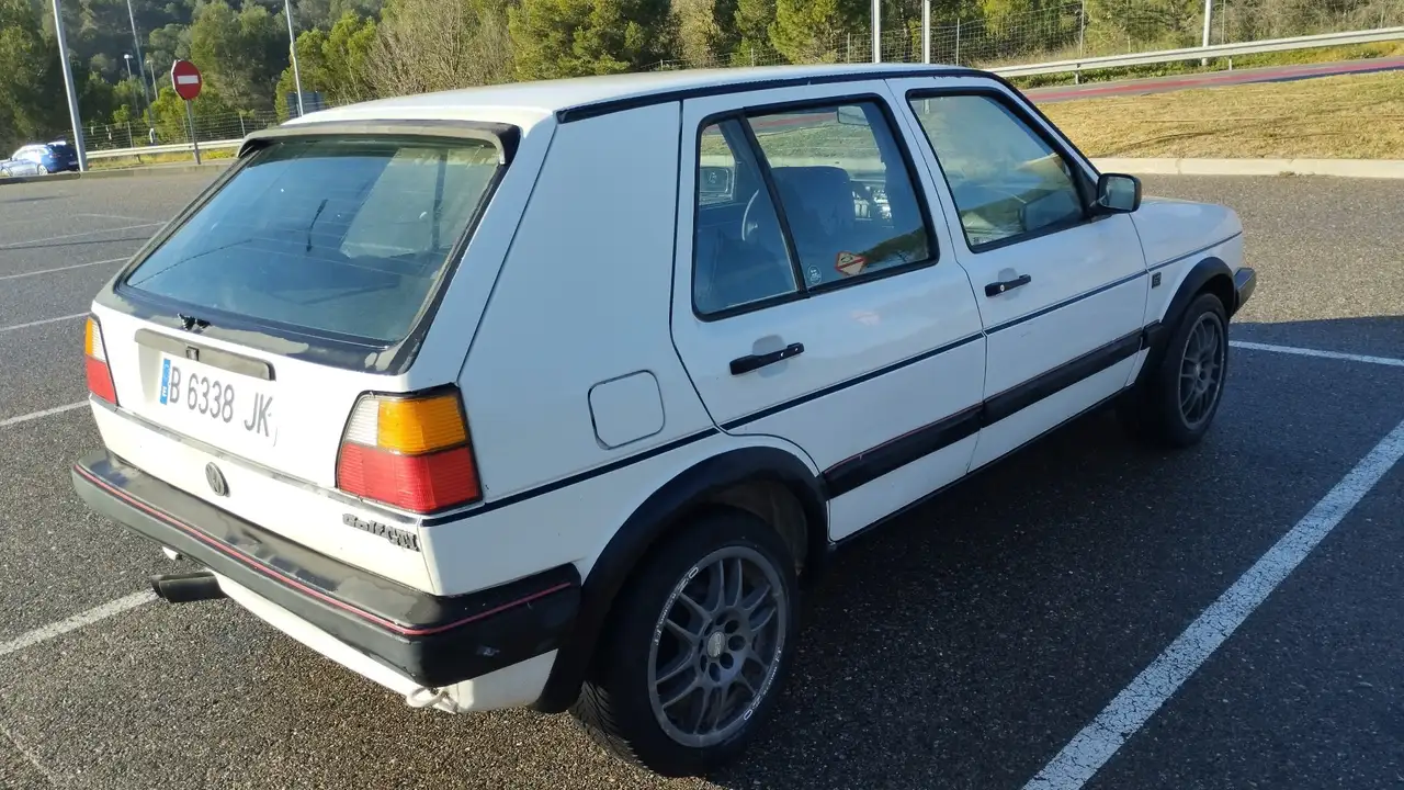 Volkswagen Golf GTI 1.8 110, foto 2