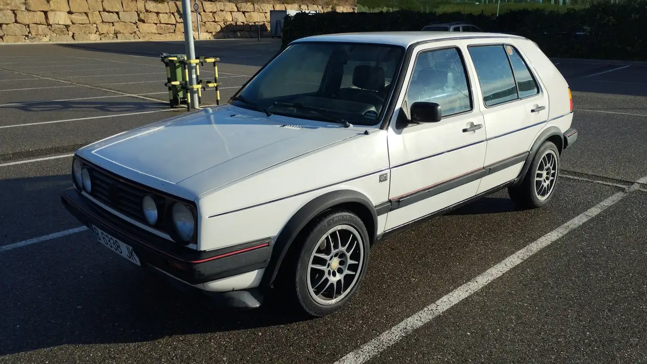 Volkswagen Golf GTI 1.8 110, foto 1