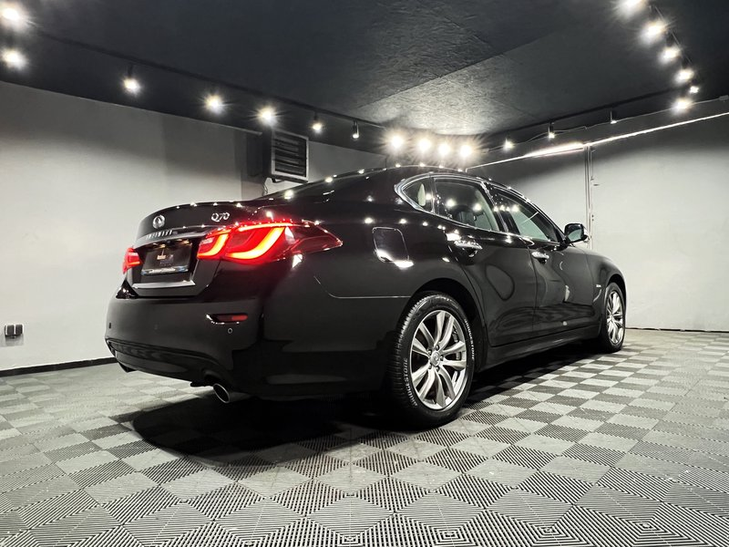 Infiniti Q70 2.2 D Premium|AUTOM|LEDER|LED|NAVI|R-CAM — photo 4