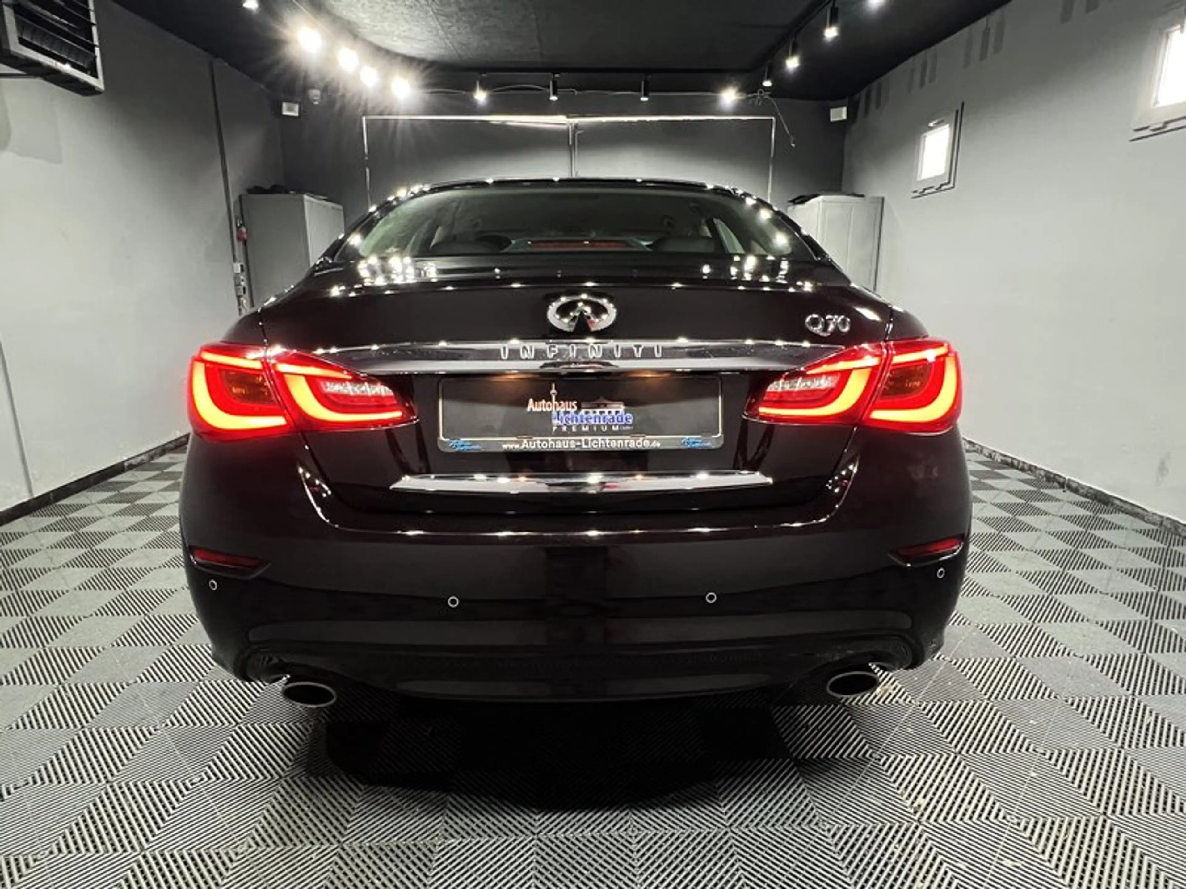 Infiniti Q70 2.2 D Premium|AUTOM|LEDER|LED|NAVI|R-CAM — photo 7