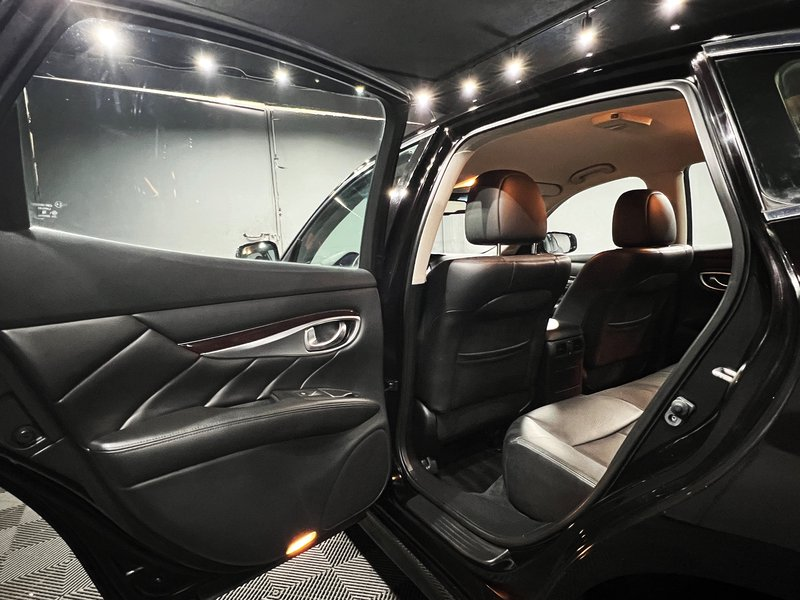 Infiniti Q70 2.2 D Premium|AUTOM|LEDER|LED|NAVI|R-CAM — photo 10