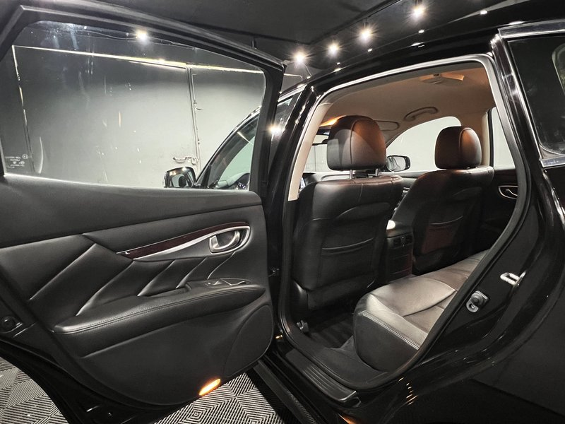 Infiniti Q70 2.2 D Premium|AUTOM|LEDER|LED|NAVI|R-CAM — photo 11