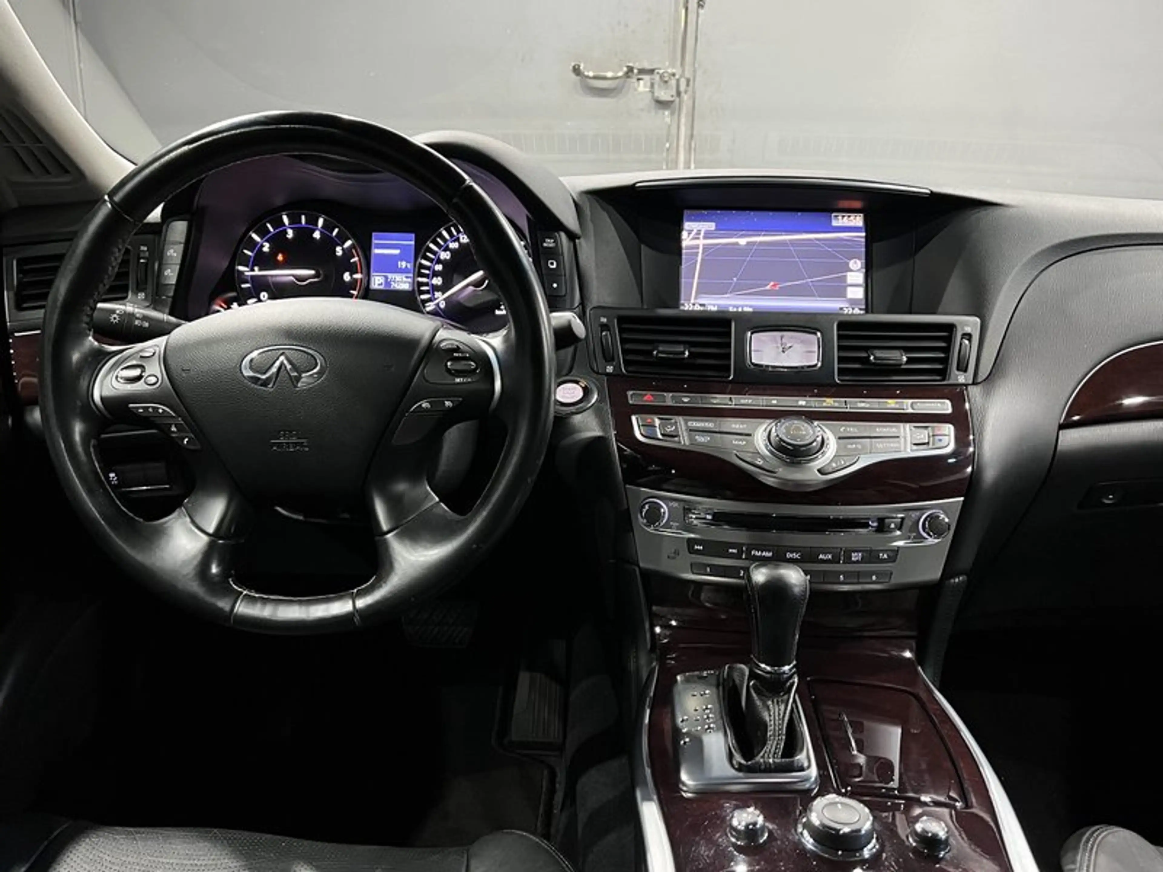 Infiniti Q70 2.2 D Premium|AUTOM|LEDER|LED|NAVI|R-CAM — photo 15