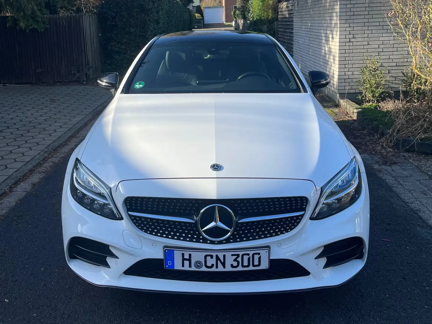 Mercedes-Benz C 300 Coupe 9G-TRONIC AMG Line Weiß - 2