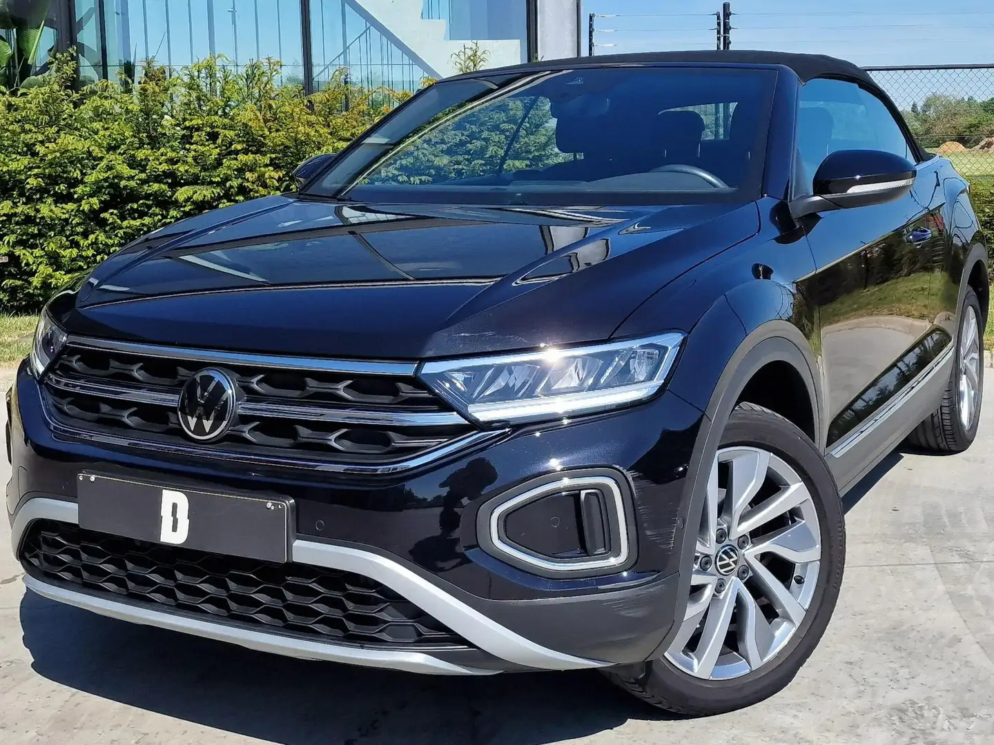 Volkswagen T-Roc Cabriolet 1.0 TSI/Camera/Carplay/Heated Seats Zwart - 1