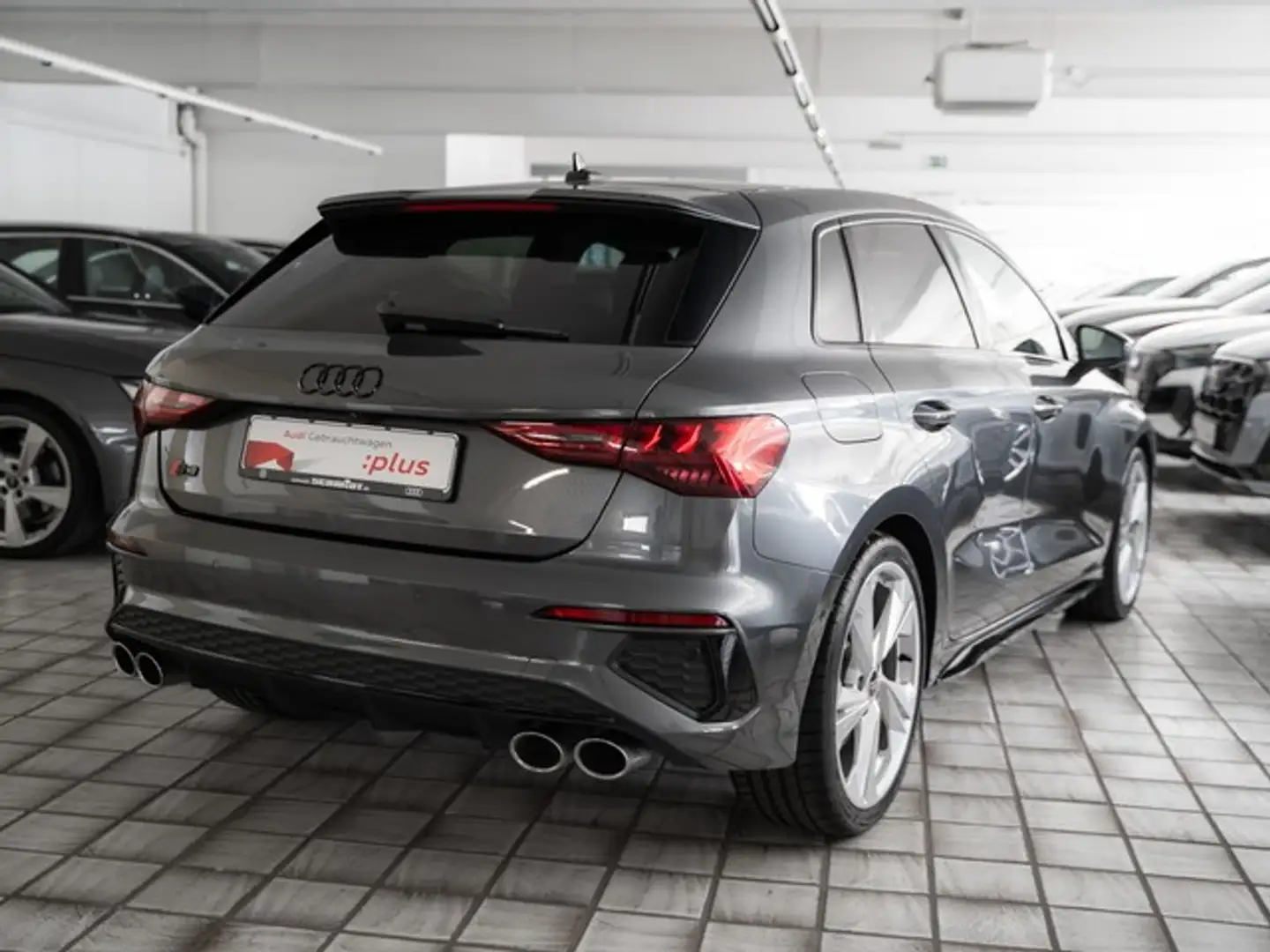 Audi S3 Sportback LM19 B&O Navi+ ACC Kamera Businessp. Grau - 2