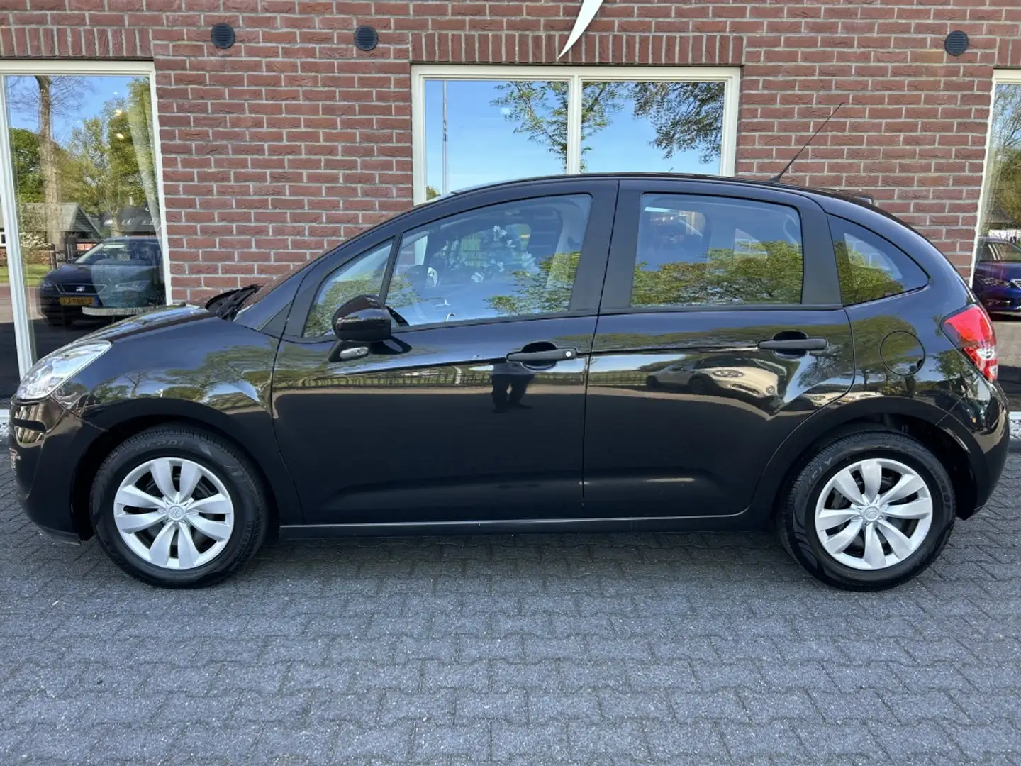 Citroen C3 1.4 Essentiel NIEUWE APK / TREKHAAK / RIJDT GOED Noir - 2