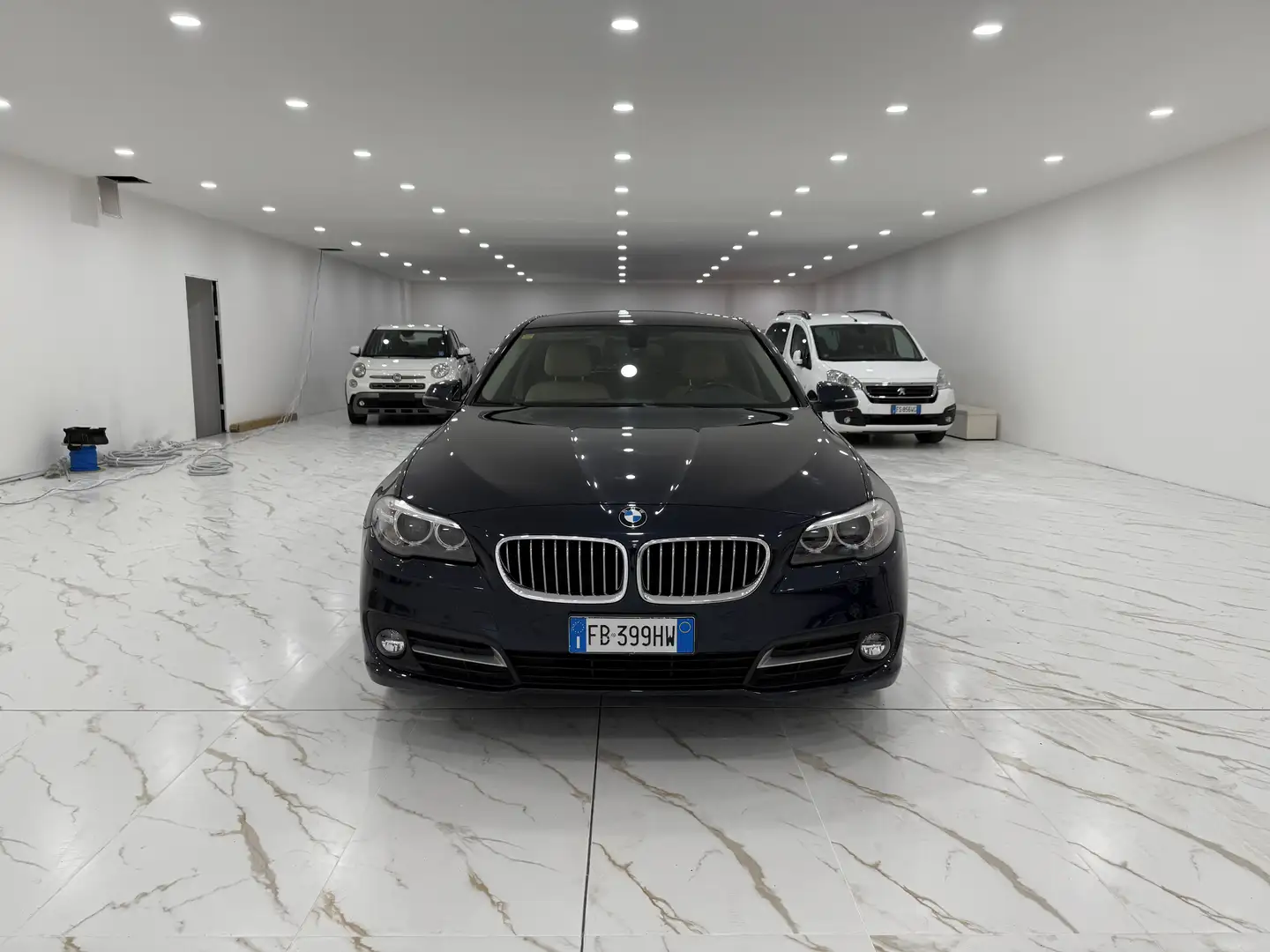 BMW 520 Serie 5 F11  520d Touring Business 190cv auto Blauw - 1