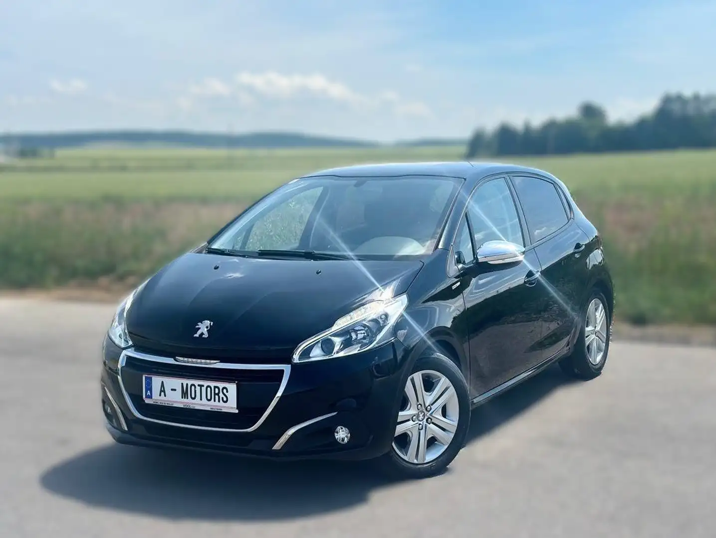 Peugeot 208 208 Style 1,2 PureTech 82 Style Schwarz - 1