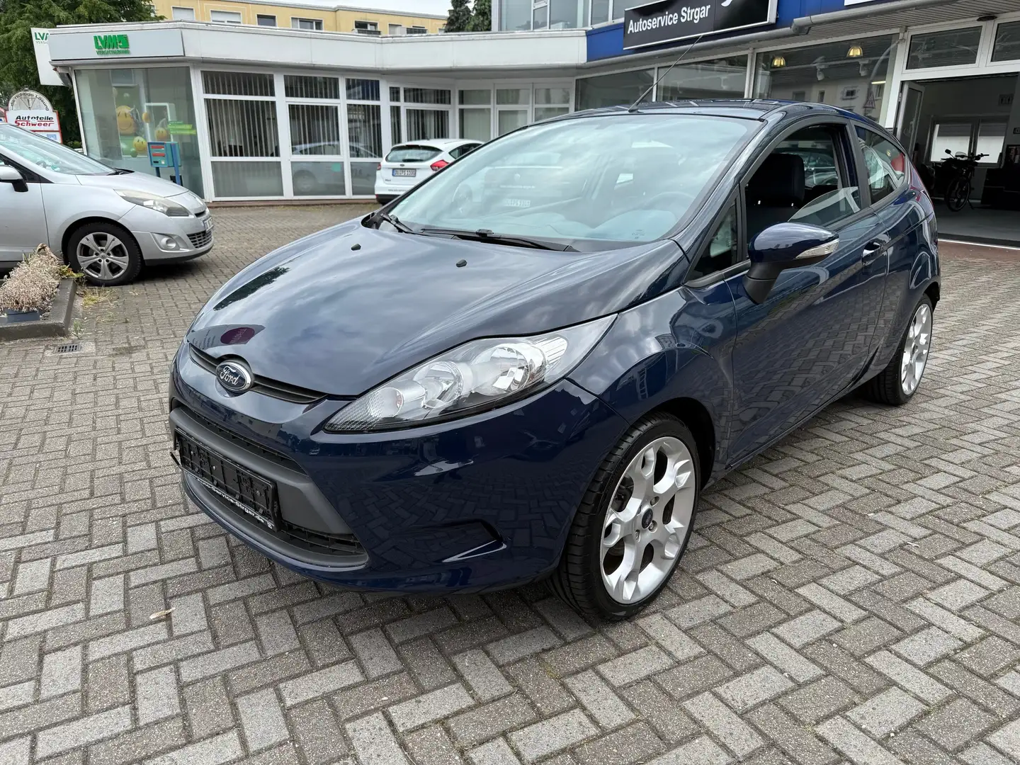 Ford Fiesta Trend Bleu - 1