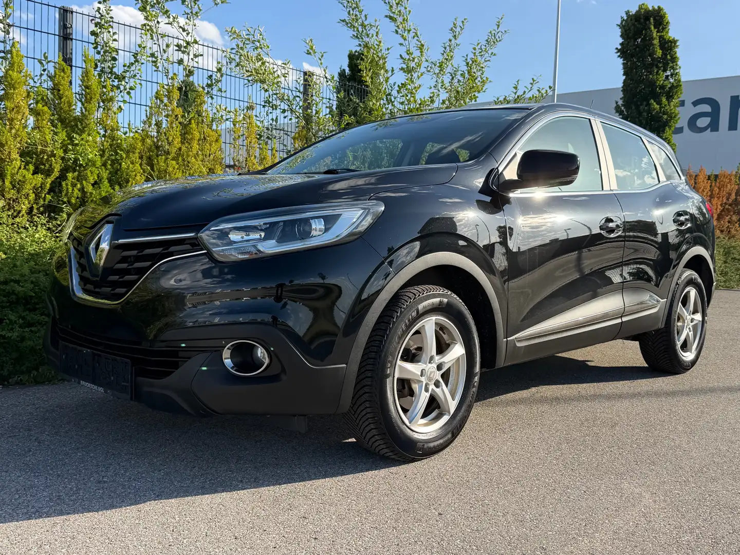 Renault Kadjar Life TCE 2.Besitz! Schwarz - 1