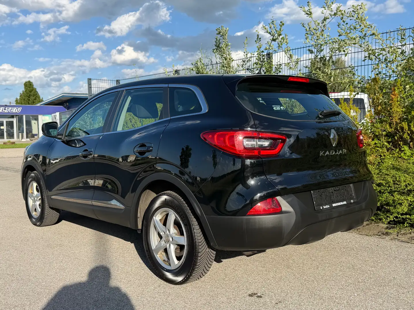 Renault Kadjar Life TCE 2.Besitz! Schwarz - 2