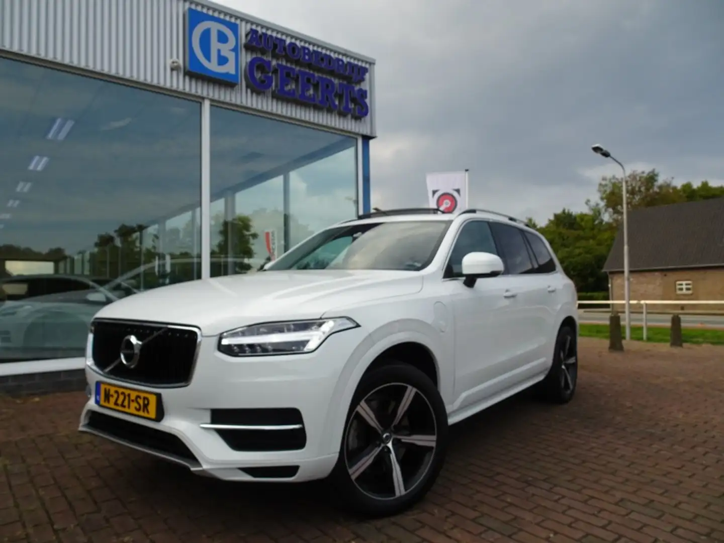 Volvo XC90 2.0 T8 AWD 7P Momentum Panorama/Trekhaak/Leder Wit - 1
